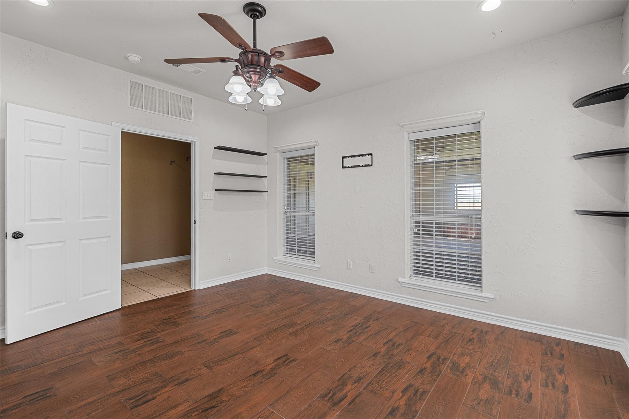 Image 25 of 40 For 876 St Joseph Rd