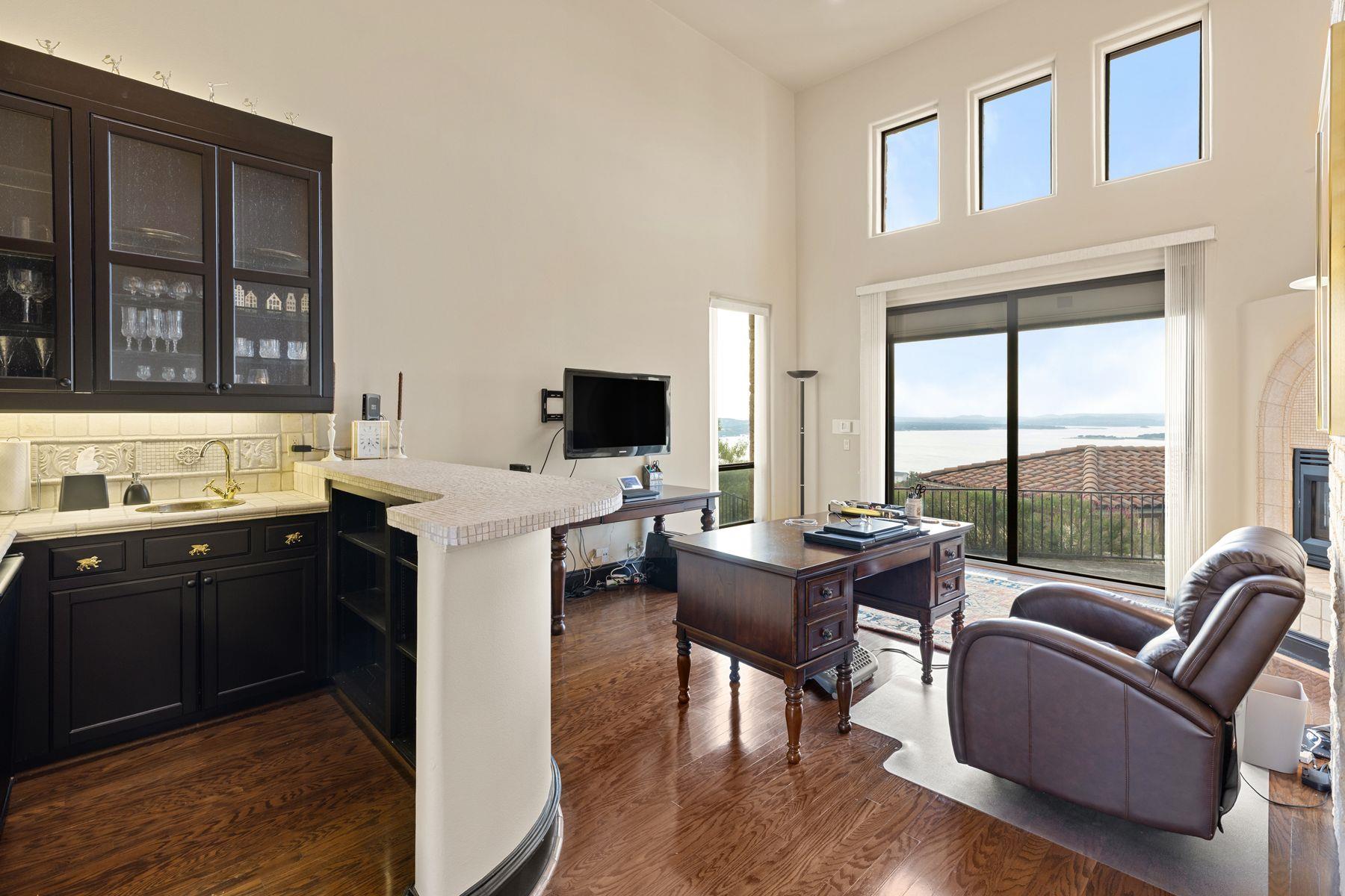 Image 11 of 37 For 12600 Lyndon Dr