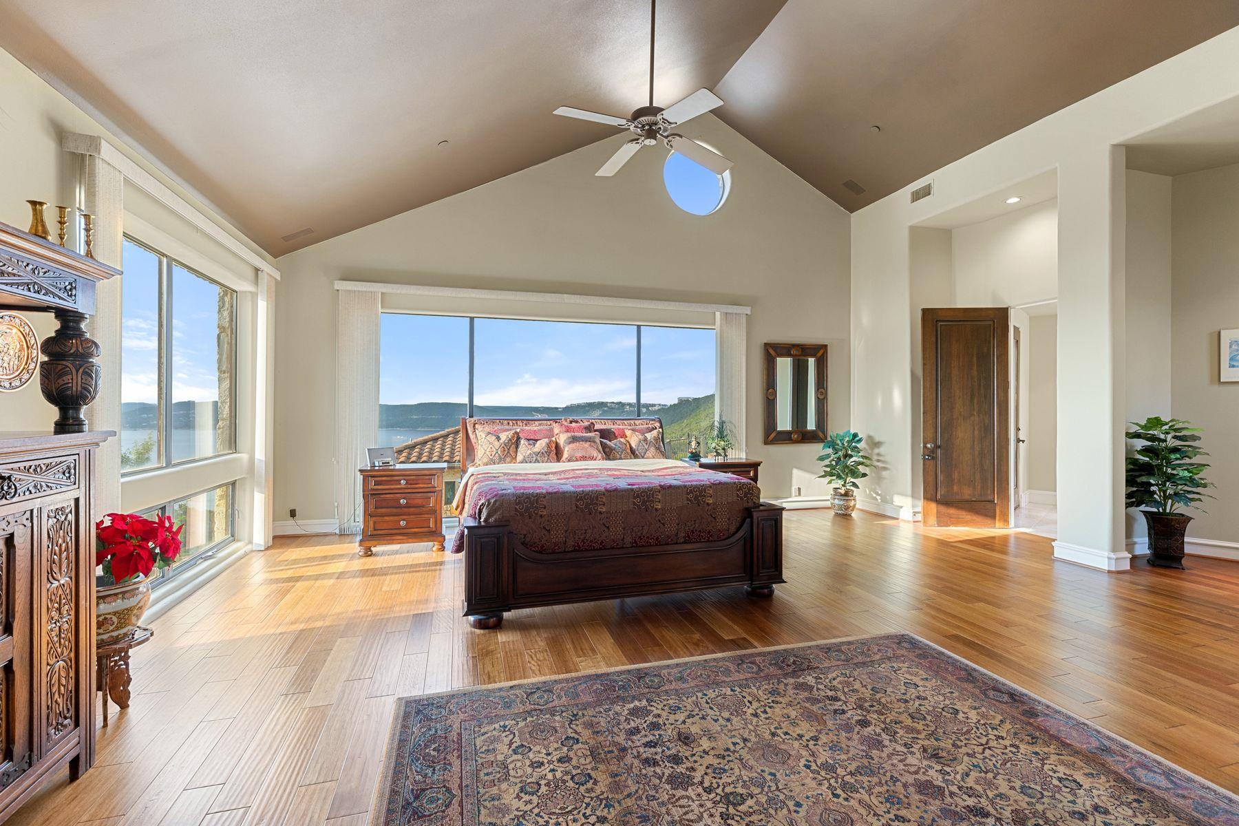 Image 12 of 37 For 12600 Lyndon Dr