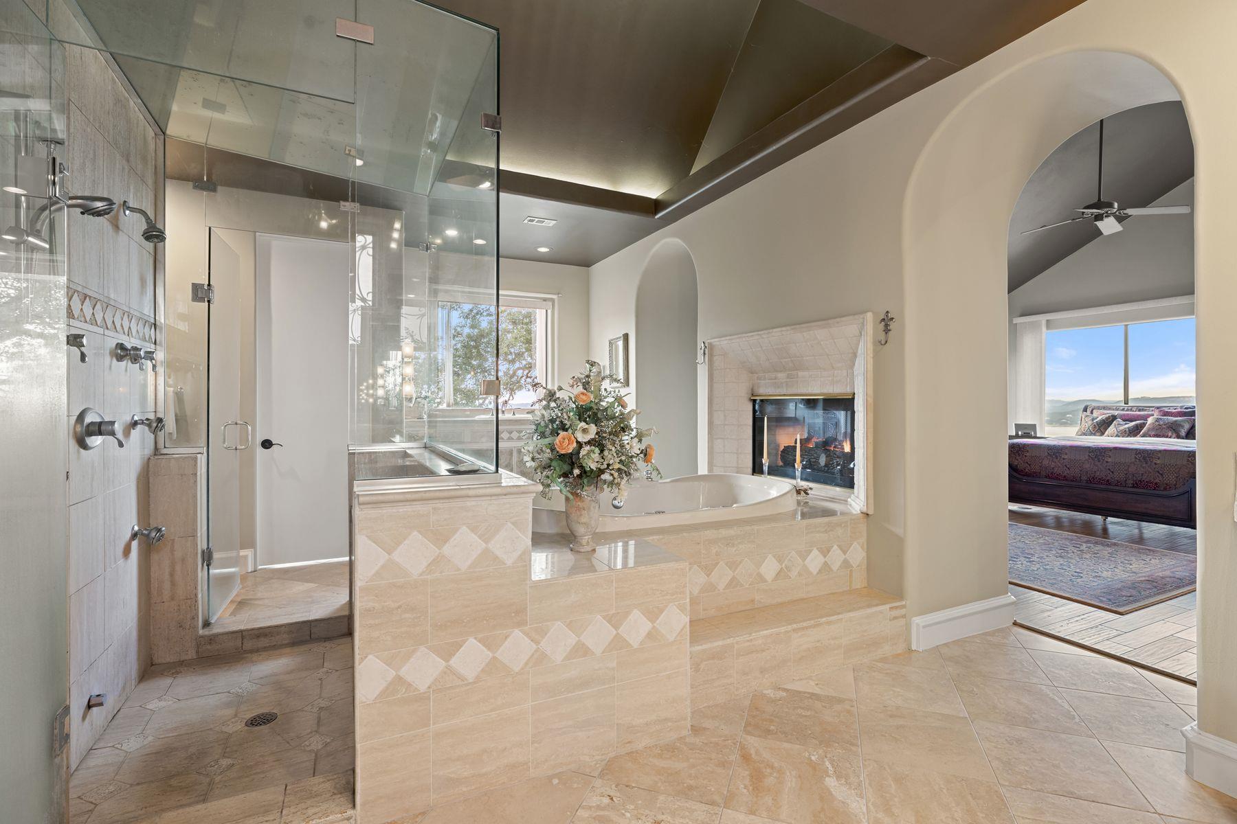 Image 16 of 37 For 12600 Lyndon Dr