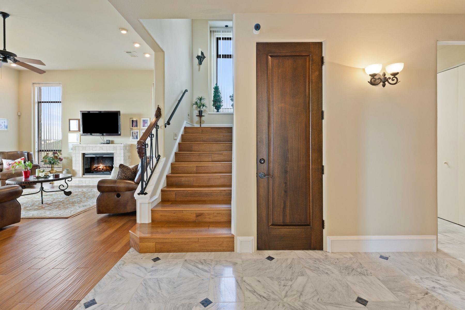 Image 17 of 37 For 12600 Lyndon Dr