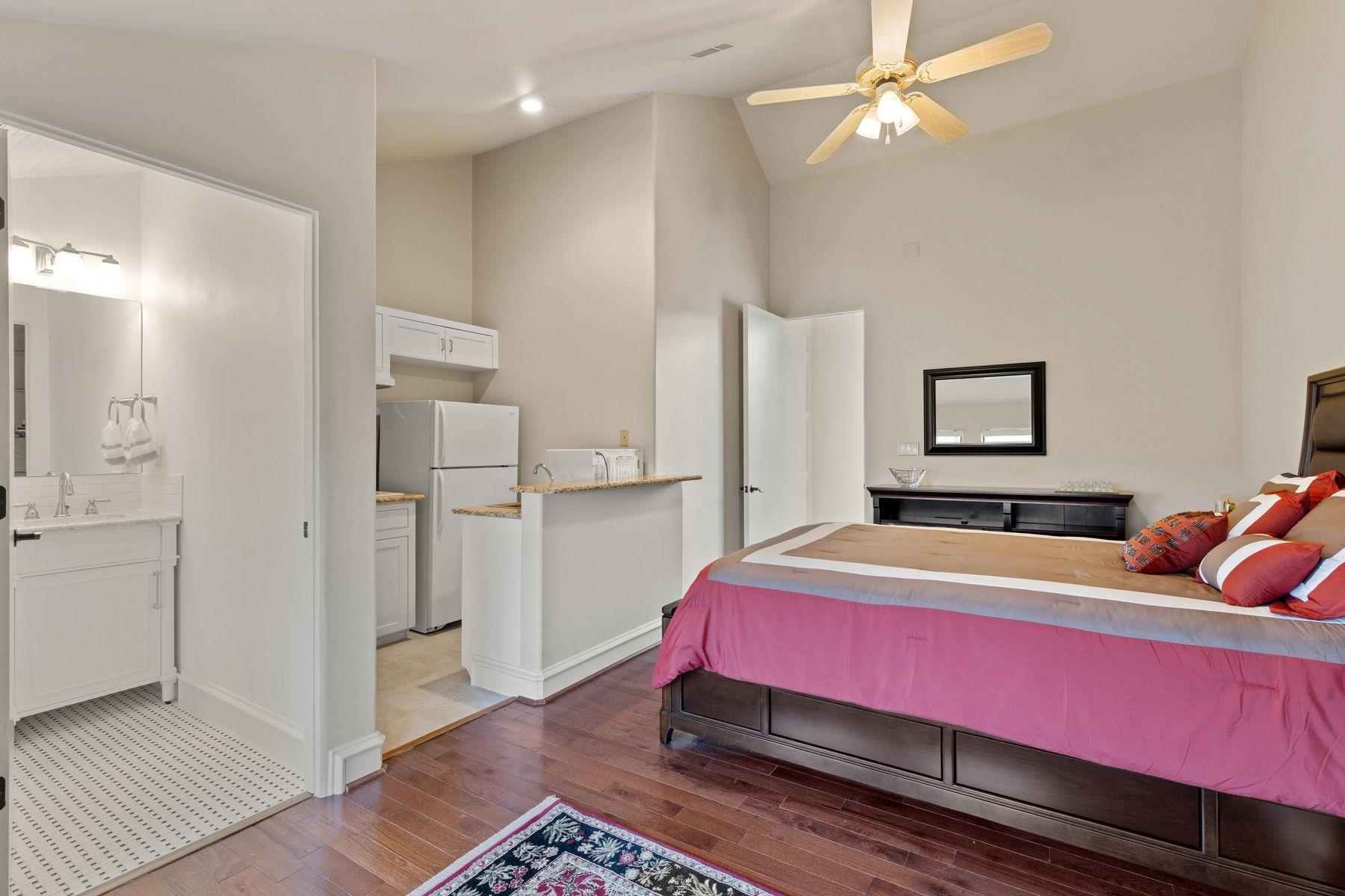 Image 20 of 37 For 12600 Lyndon Dr