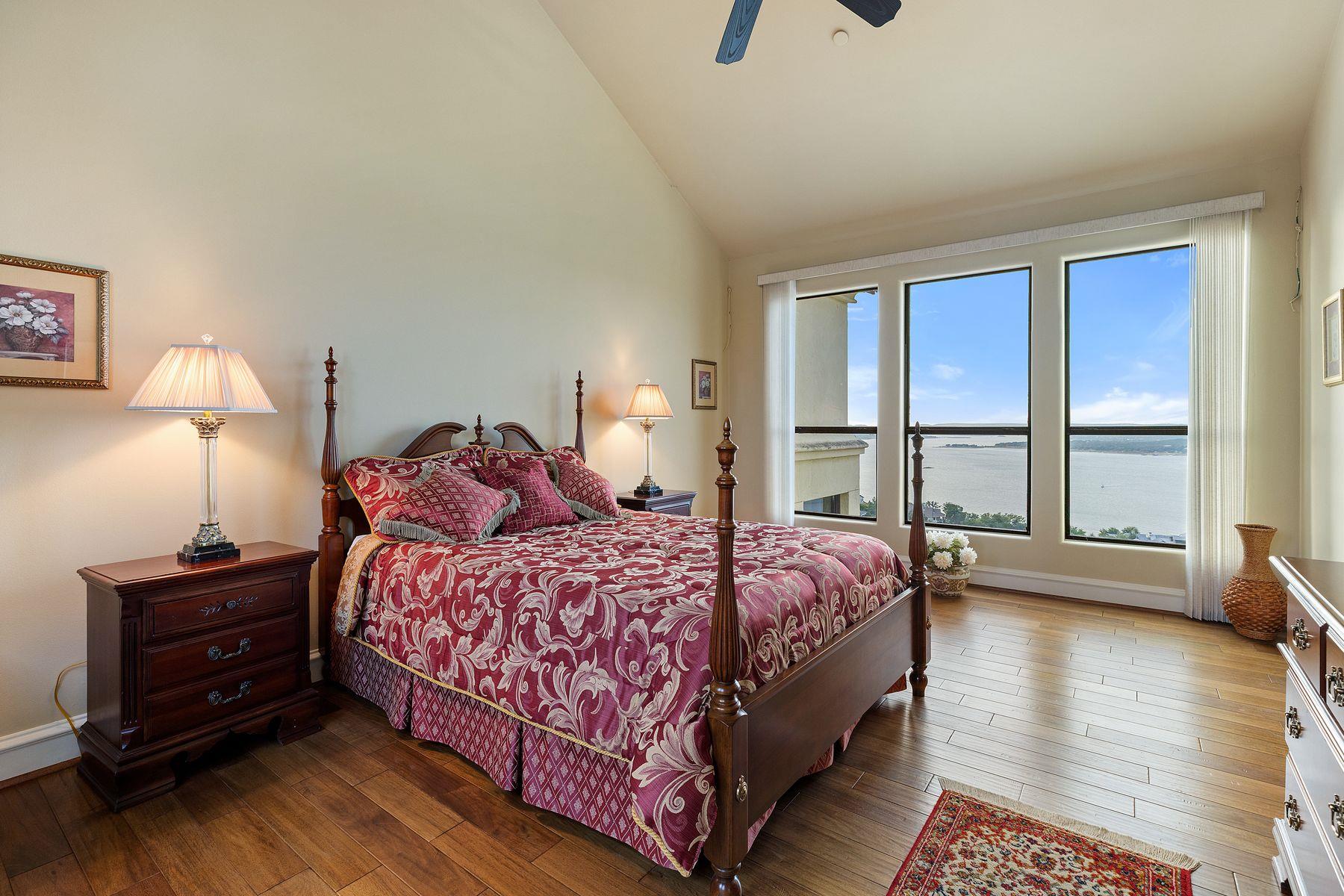 Image 21 of 37 For 12600 Lyndon Dr