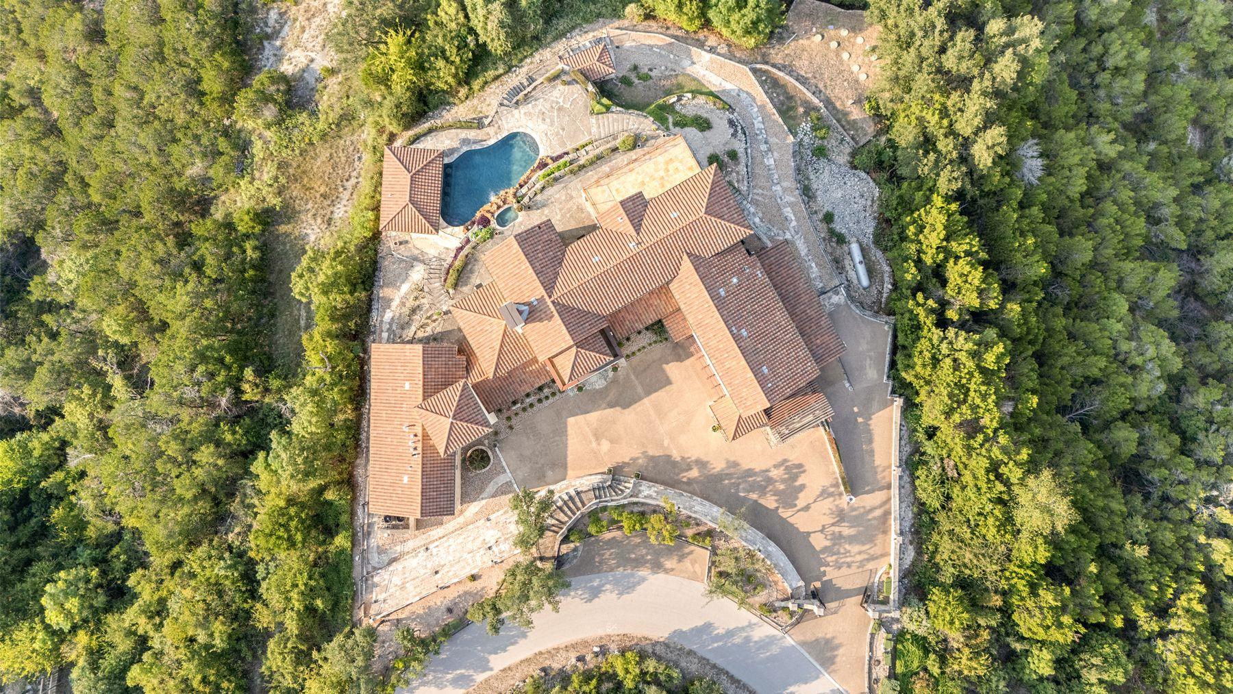 Image 32 of 37 For 12600 Lyndon Dr