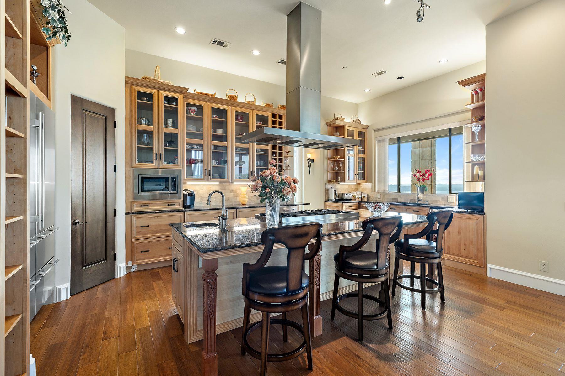 Image 7 of 37 For 12600 Lyndon Dr