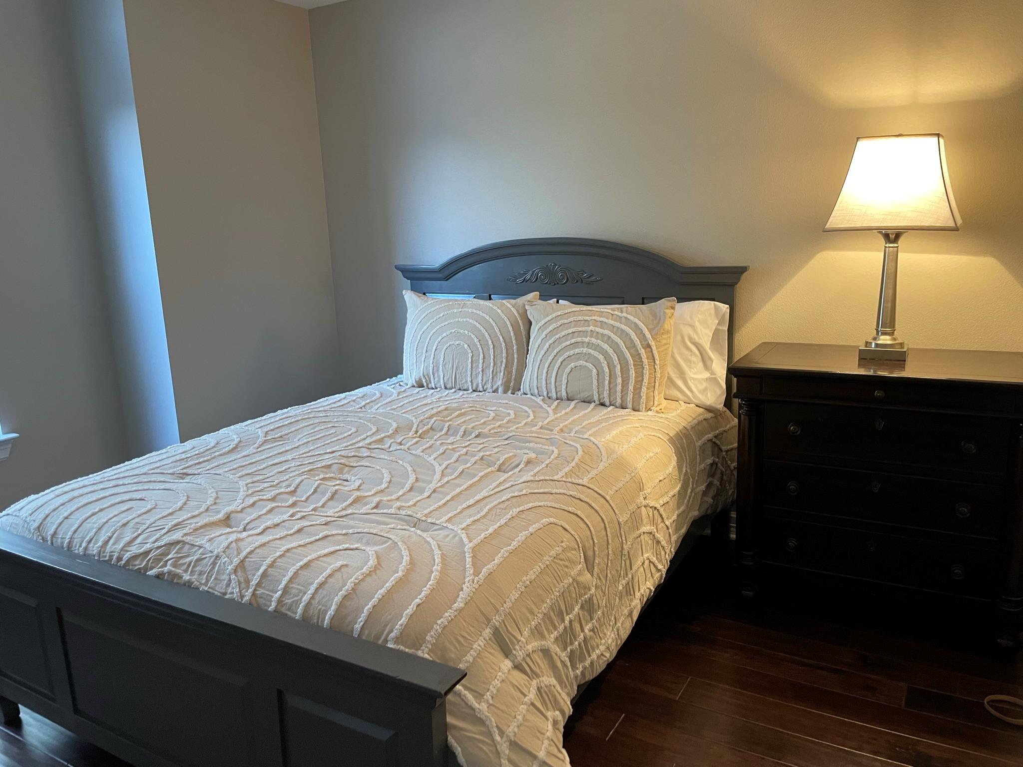 Image 10 of 16 For 641 Evergreen Ln