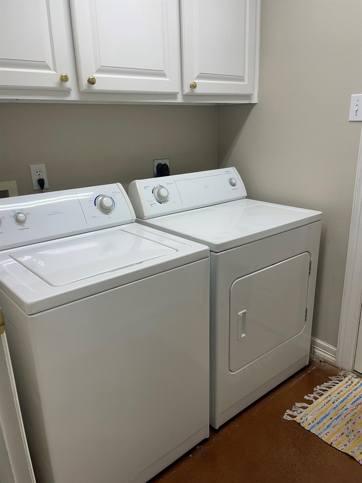 Image 12 of 16 For 641 Evergreen Ln