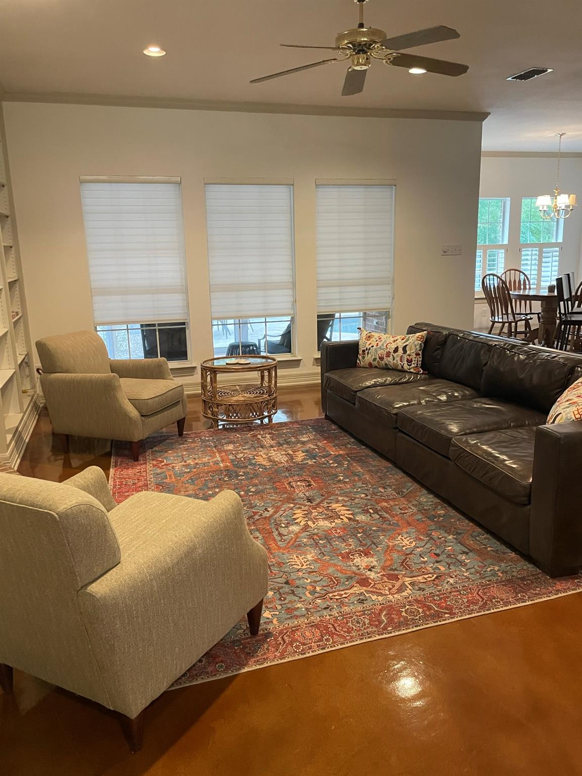 Image 2 of 16 For 641 Evergreen Ln