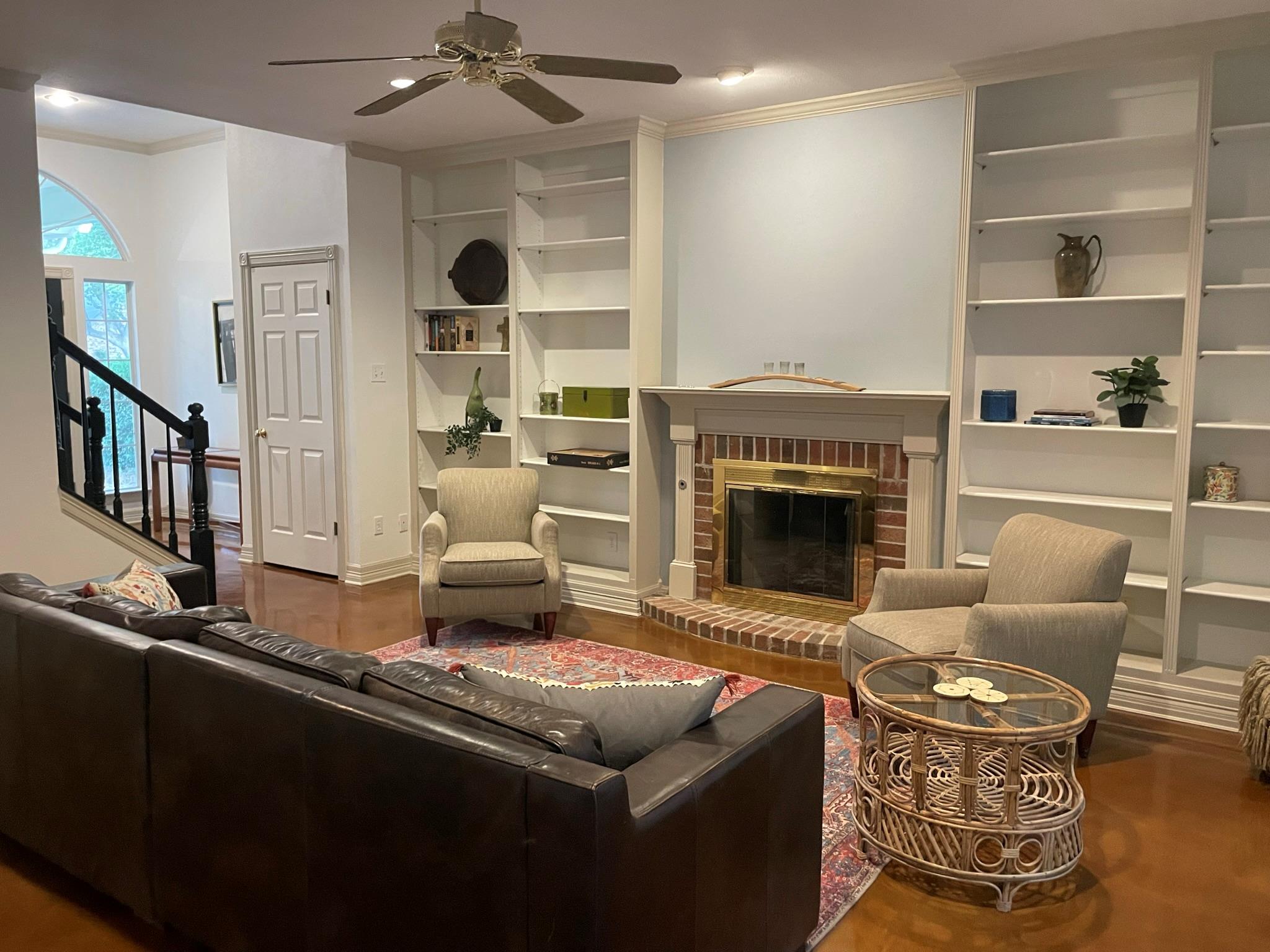 Image 3 of 16 For 641 Evergreen Ln