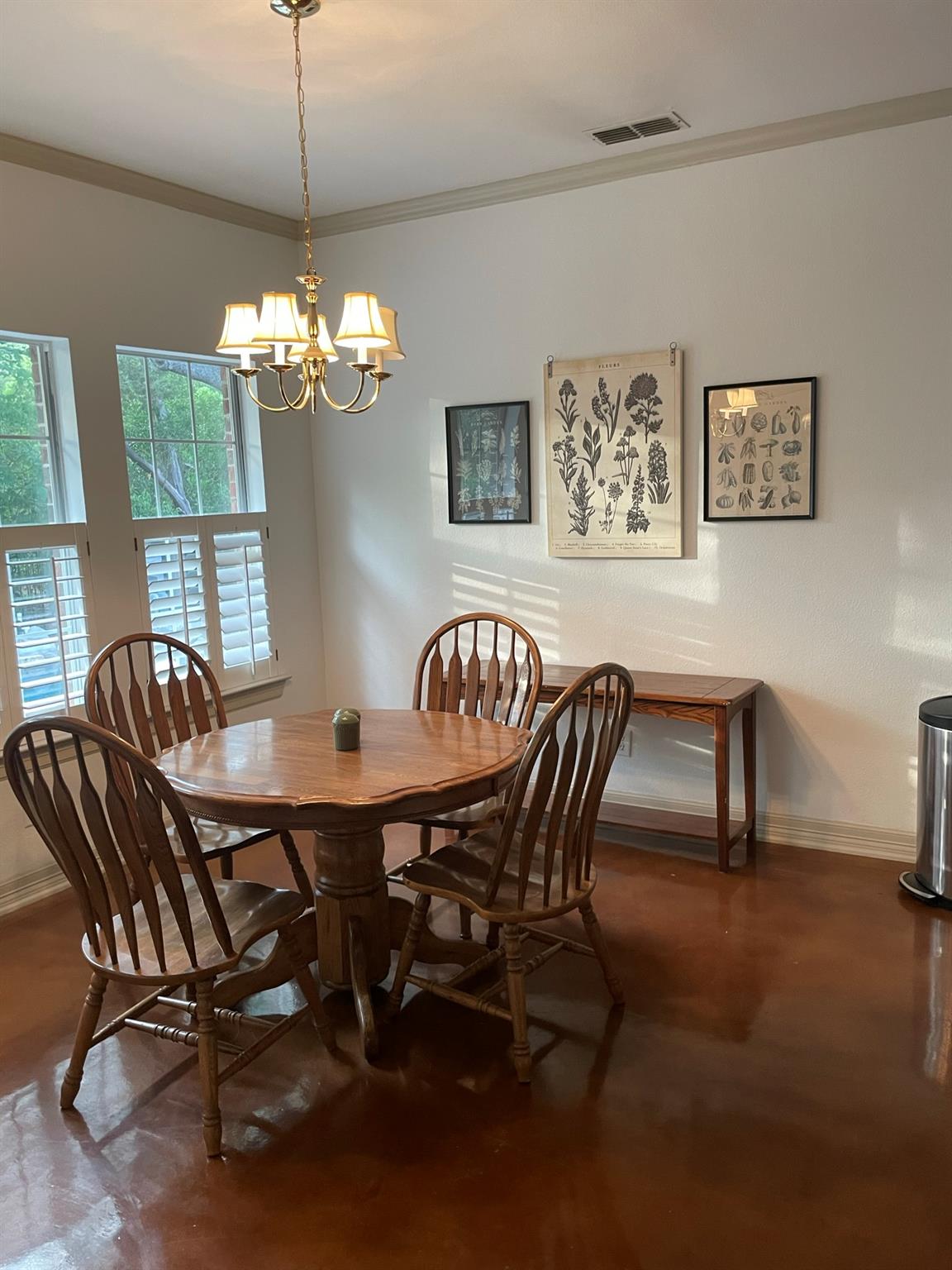 Image 4 of 16 For 641 Evergreen Ln