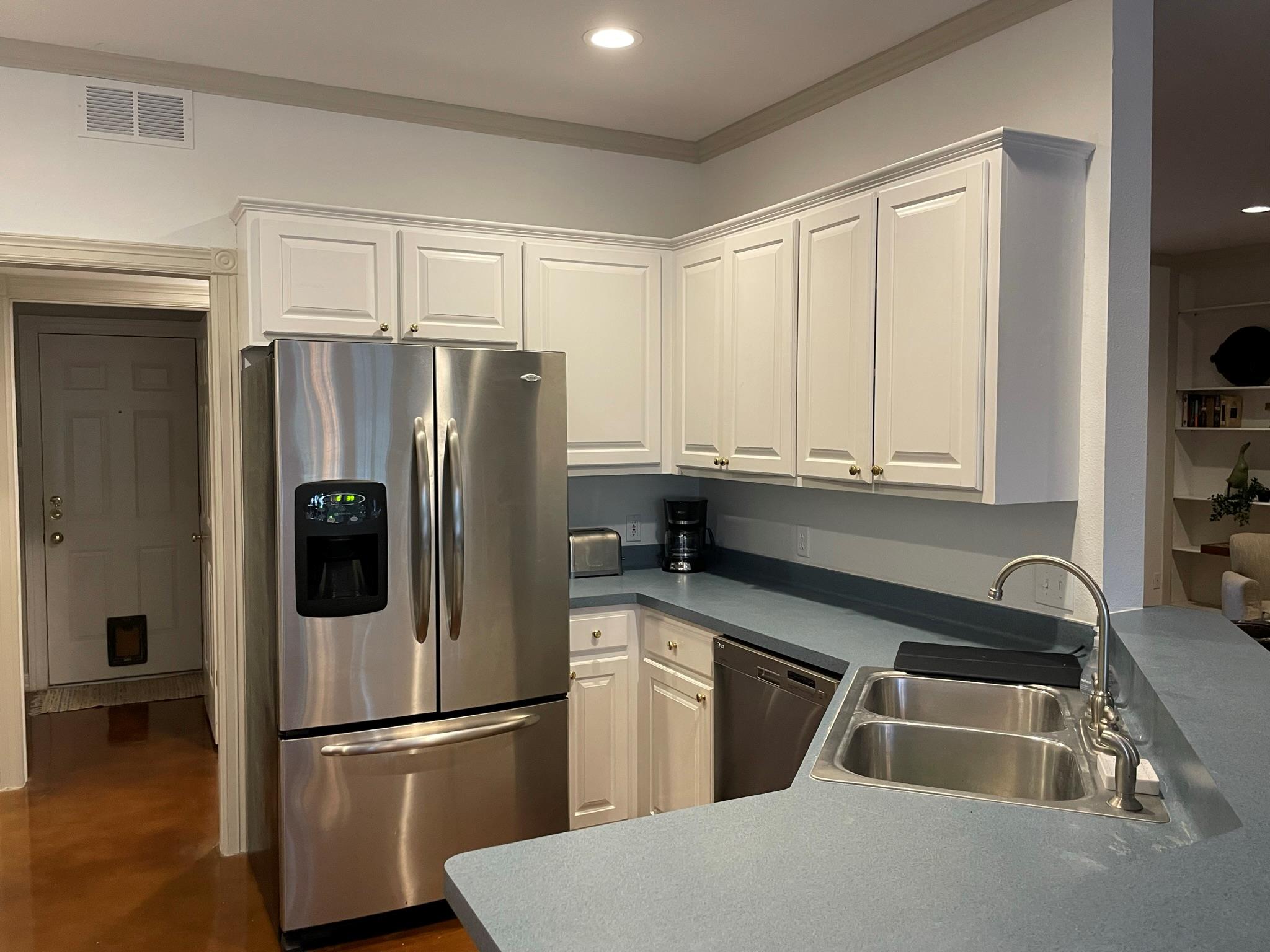 Image 7 of 16 For 641 Evergreen Ln