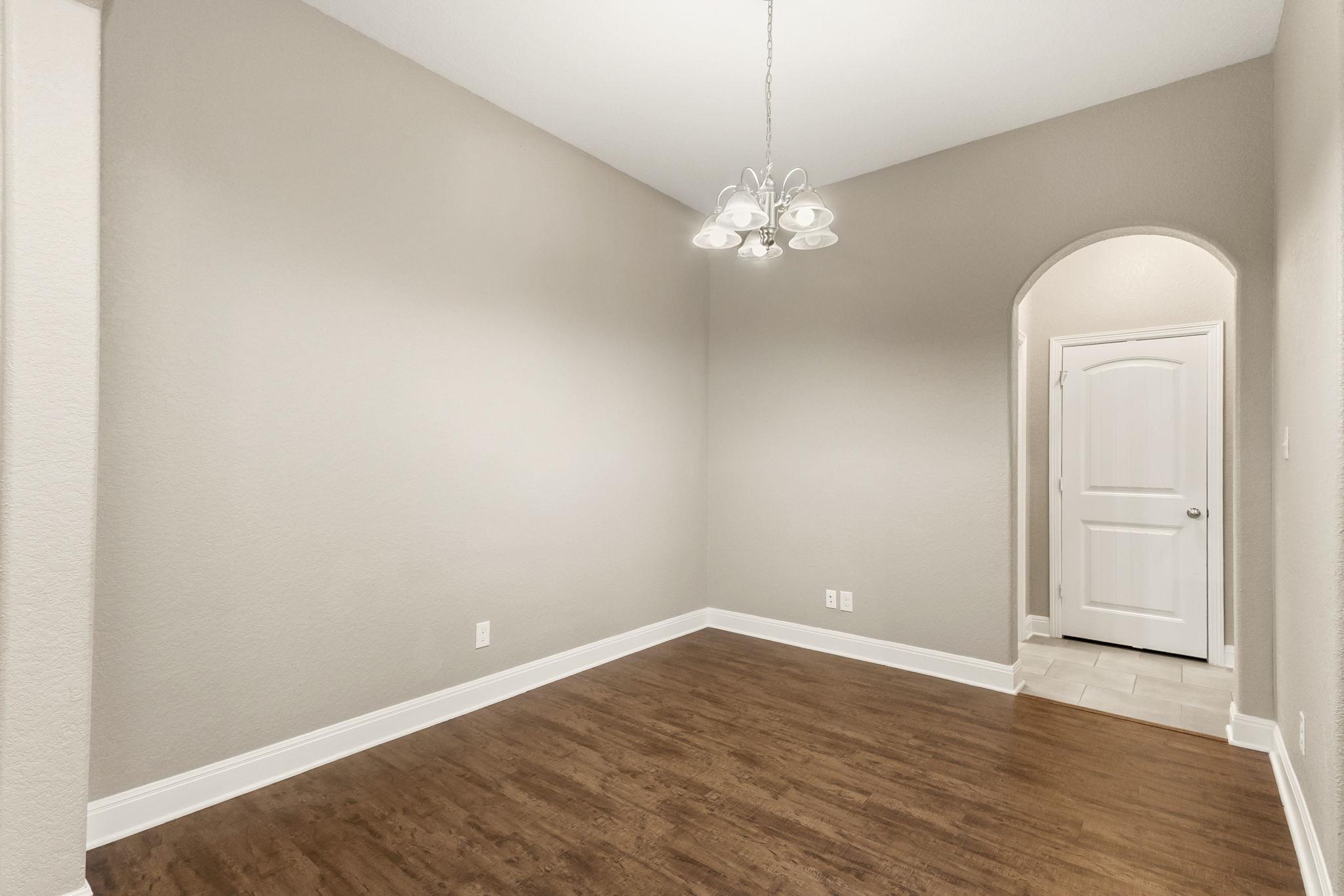 Image 5 of 31 For 661 Bison Ln