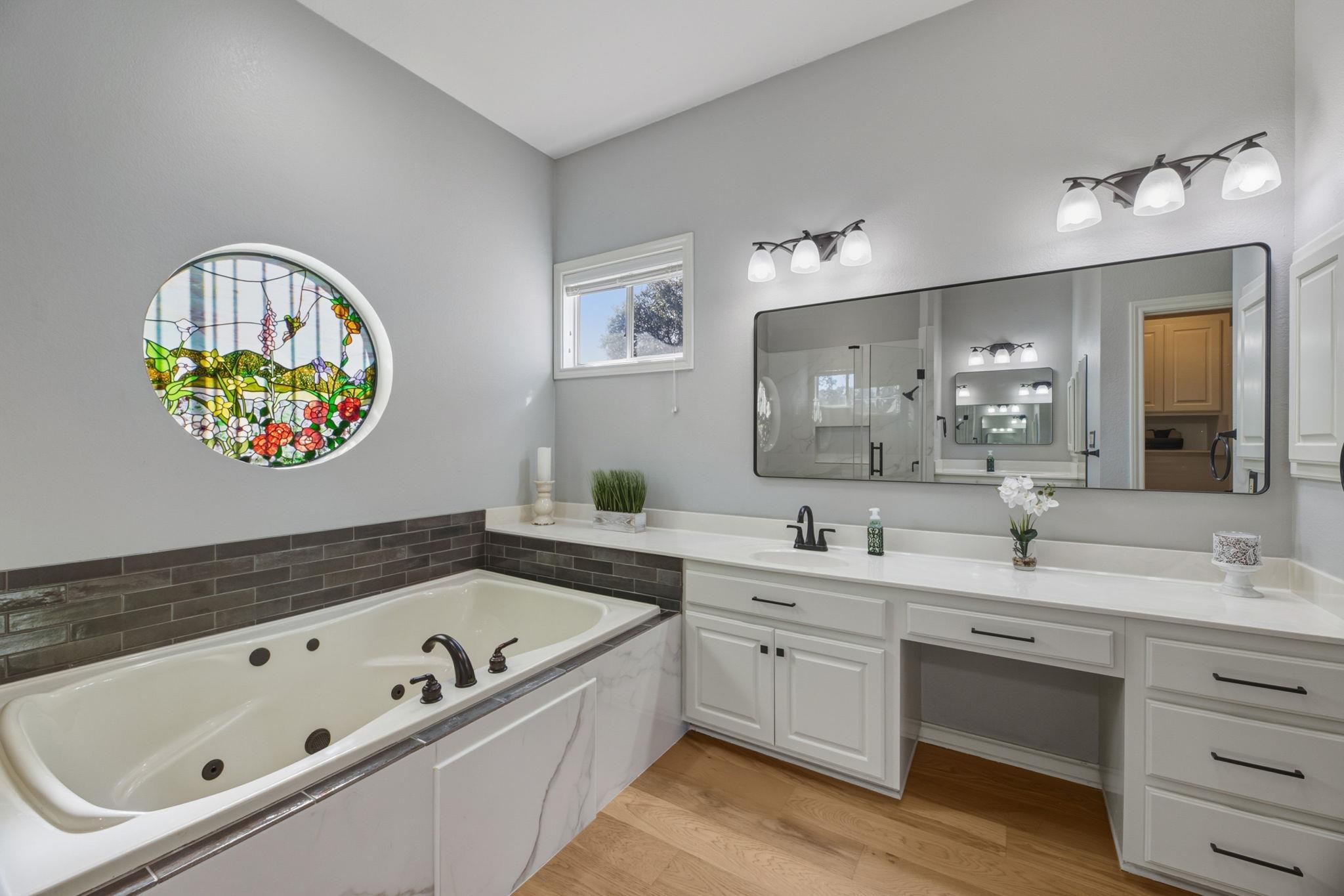 Image 18 of 35 For 103 High Sierra Dr