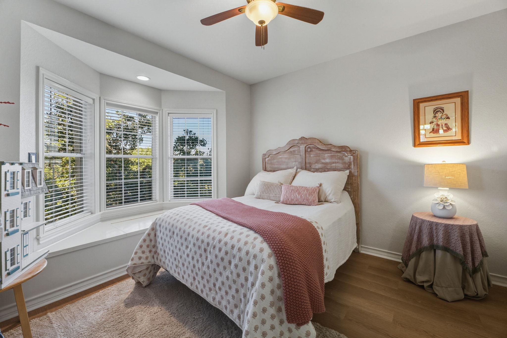 Image 24 of 35 For 103 High Sierra Dr