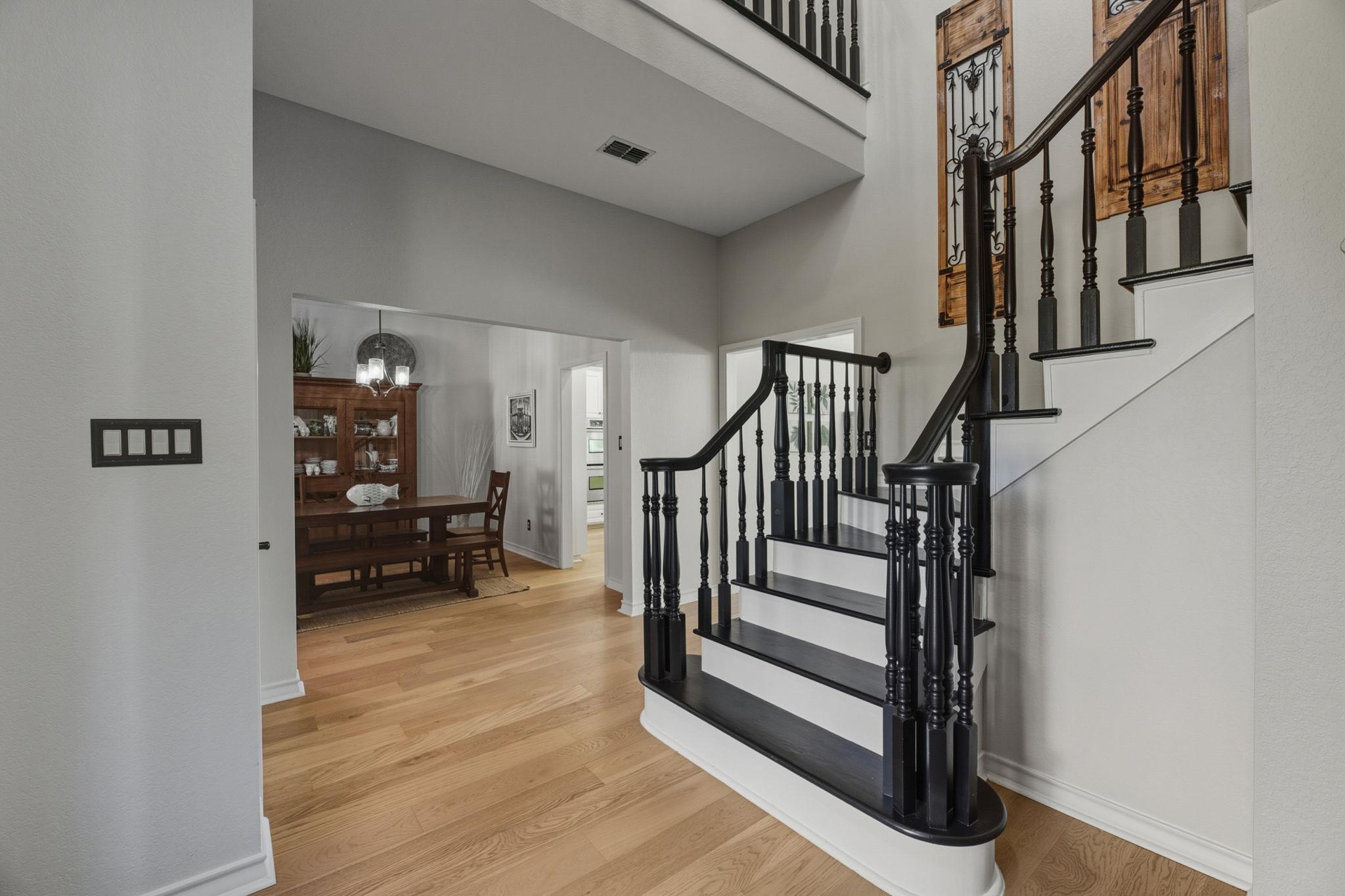 Image 5 of 35 For 103 High Sierra Dr