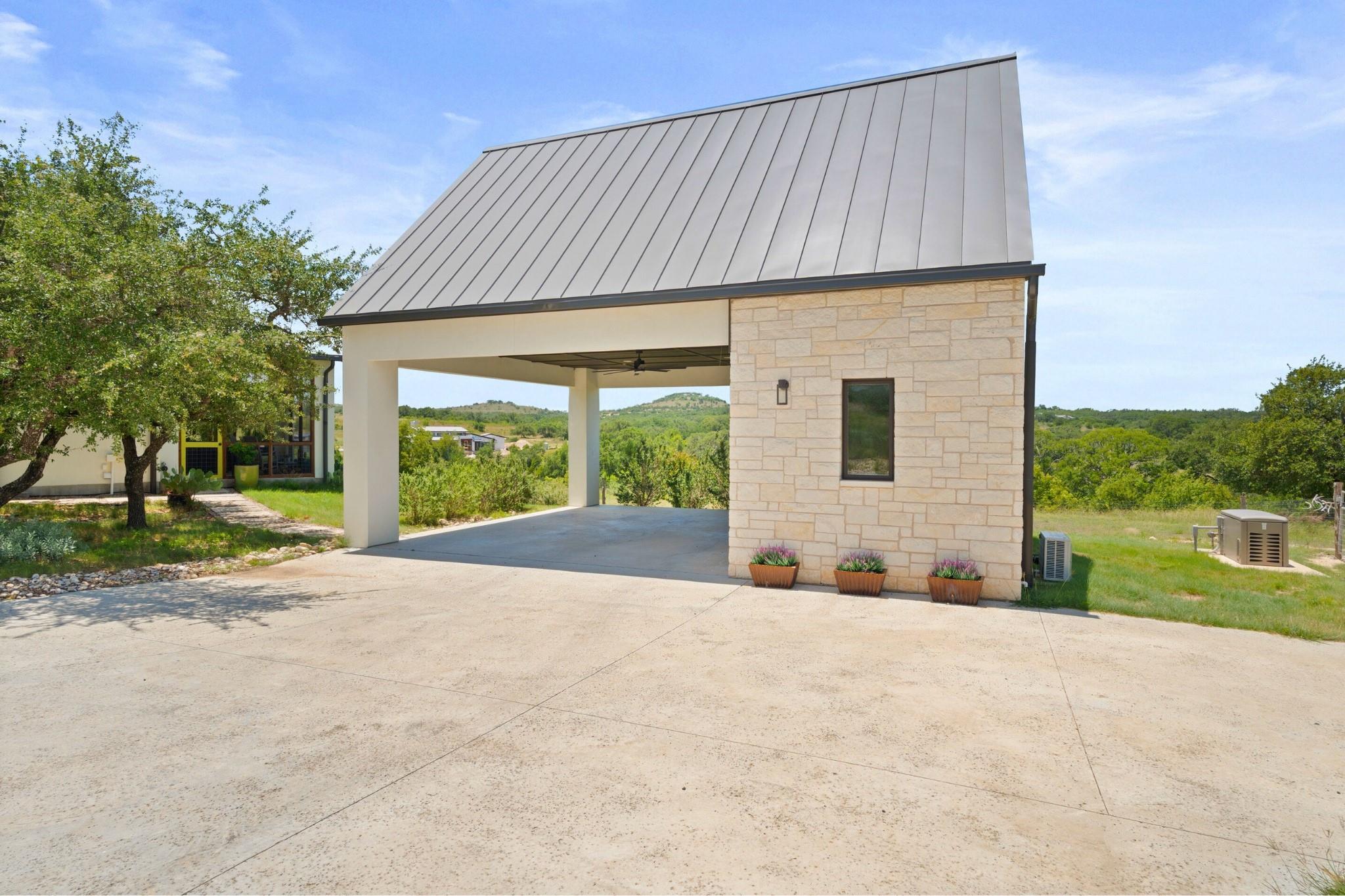 Image 3 of 40 For 577 Cattle Creek Rd