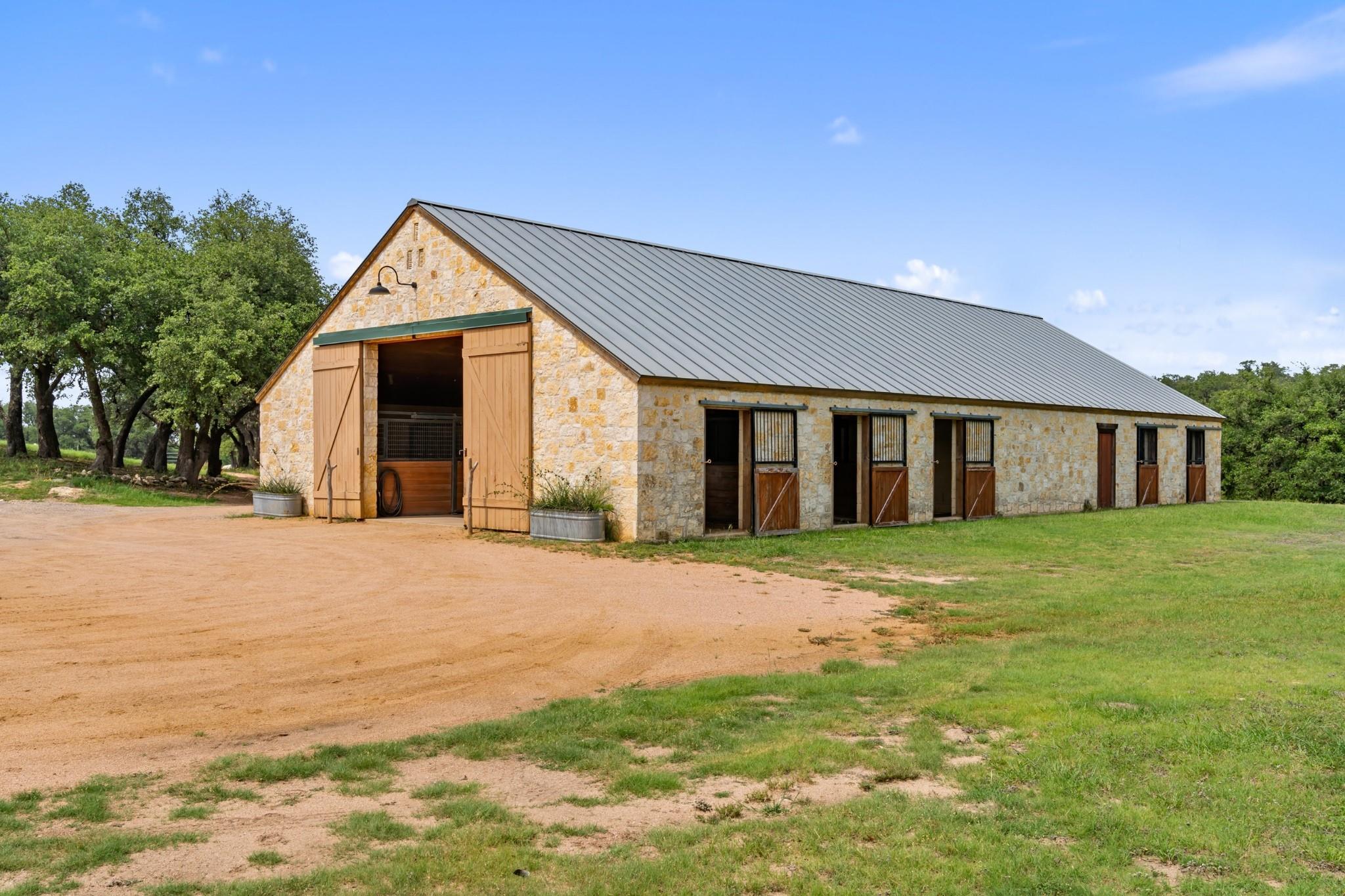 Image 38 of 40 For 577 Cattle Creek Rd