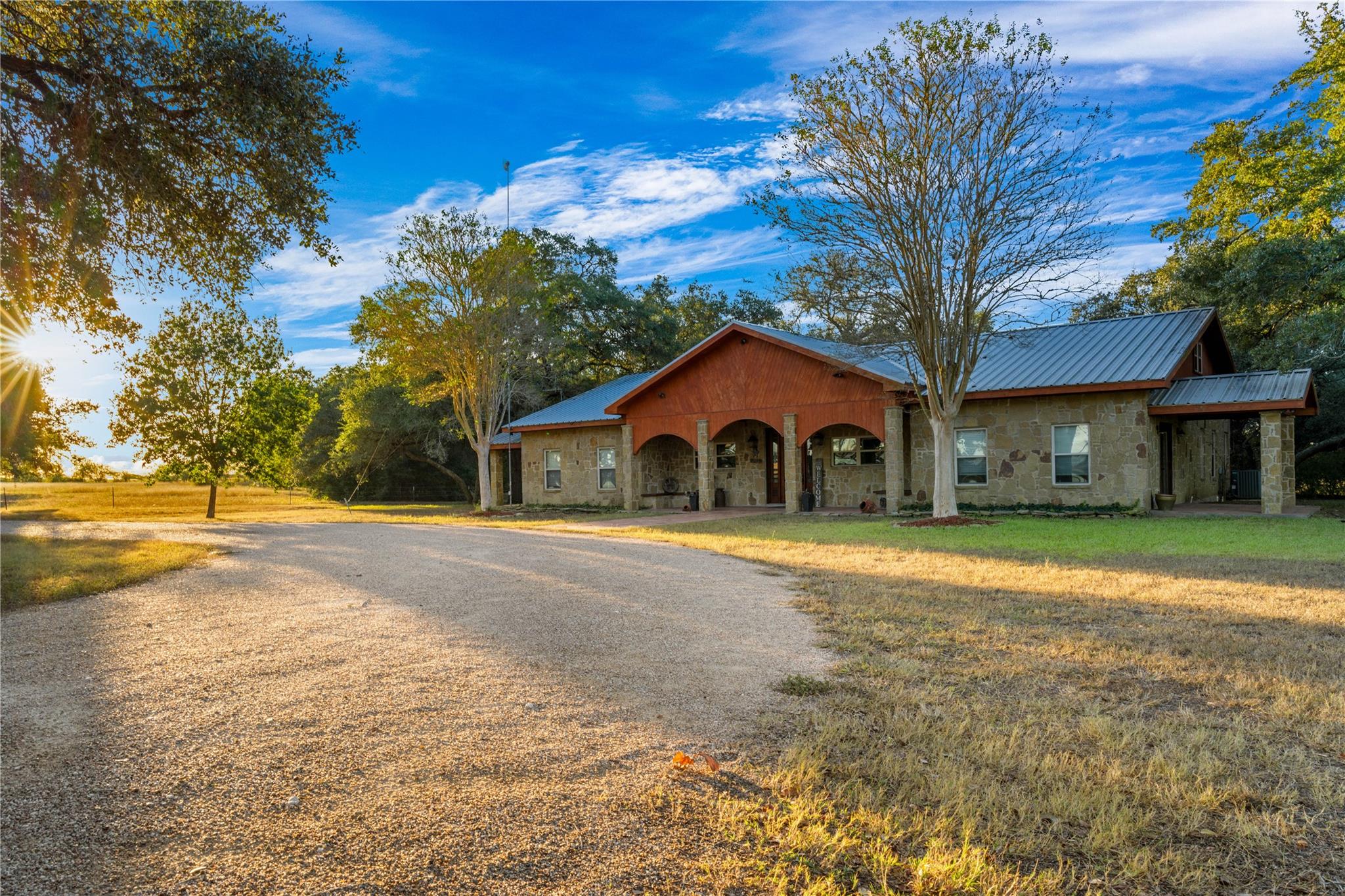 Details for 322 County Road 180a, Hallettsville, TX 77964