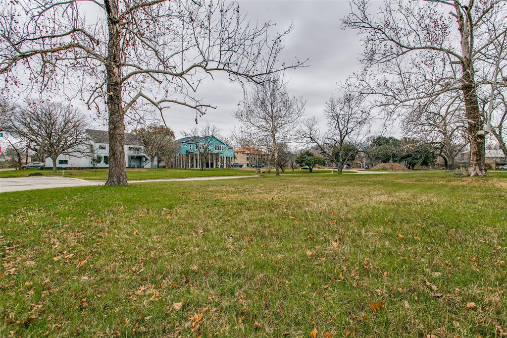 Image 11 of 13 For 46 Glen Cove Dr