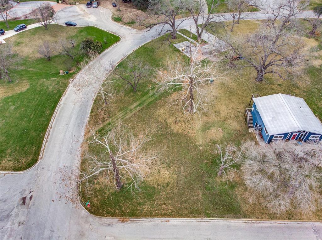 Image 2 of 13 For 46 Glen Cove Dr