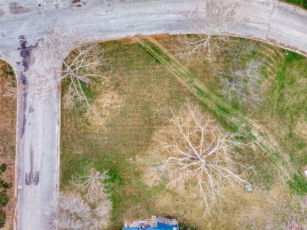 Image 5 of 13 For 46 Glen Cove Dr