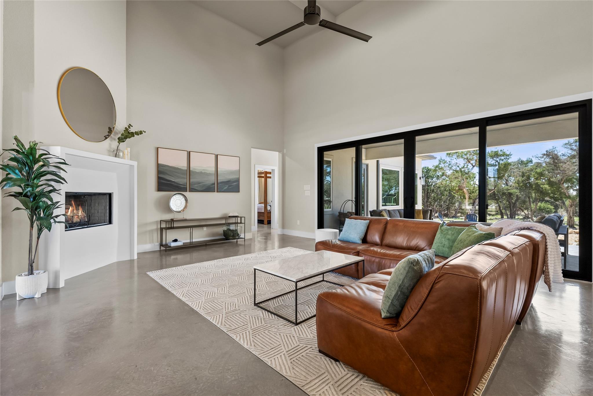 Image 11 of 40 For 5721 Dry Comal Dr