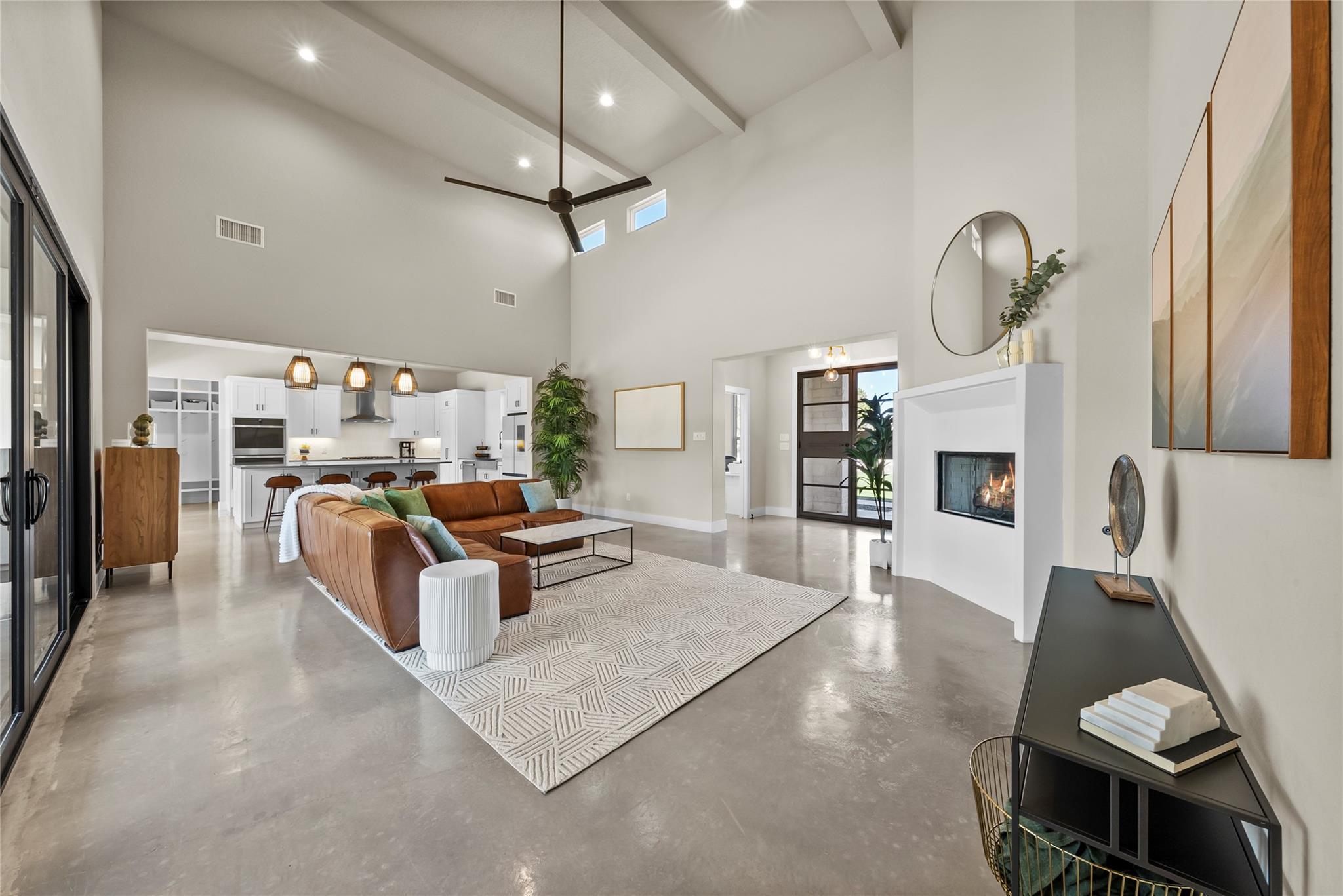 Image 13 of 40 For 5721 Dry Comal Dr