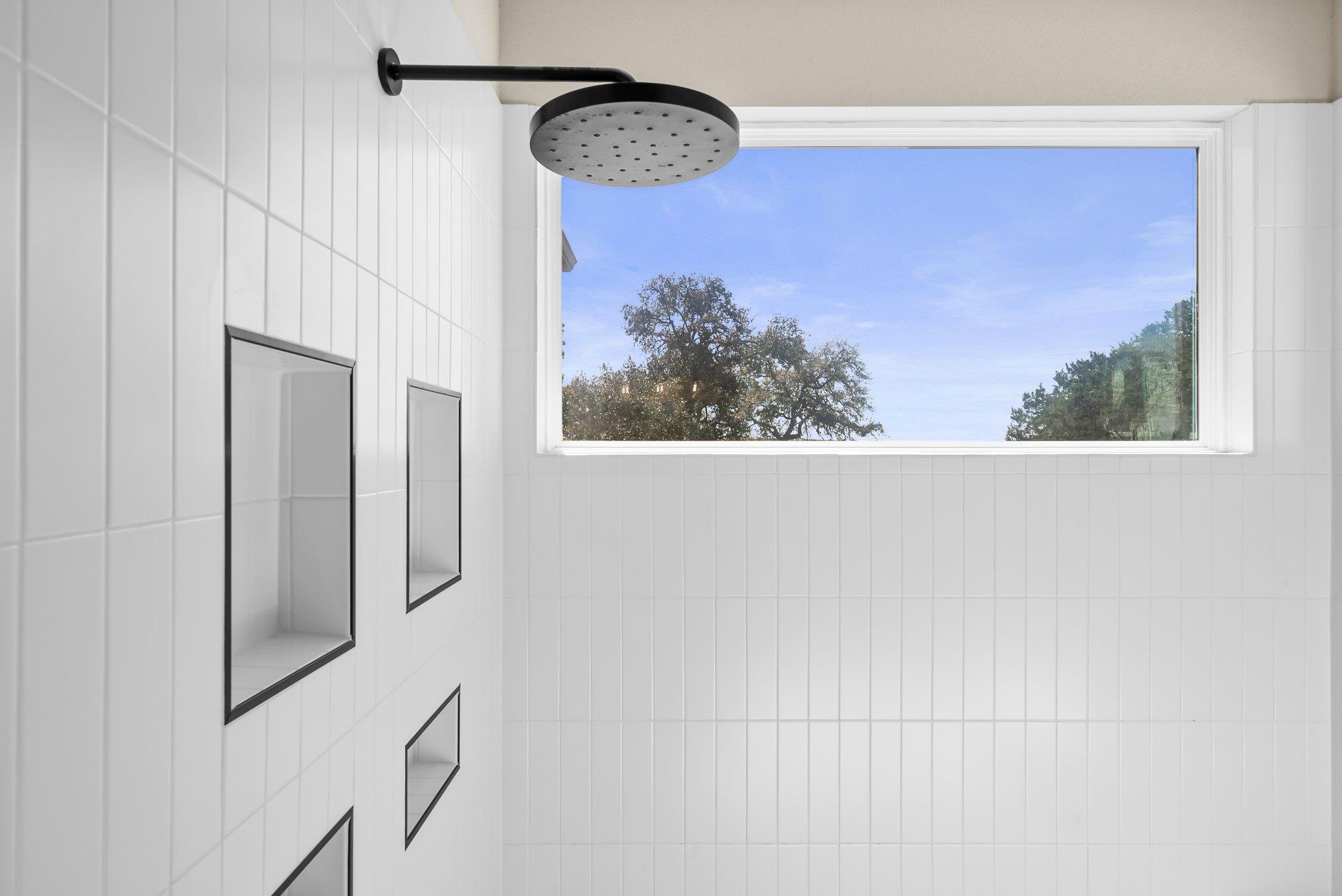 Image 19 of 40 For 5721 Dry Comal Dr
