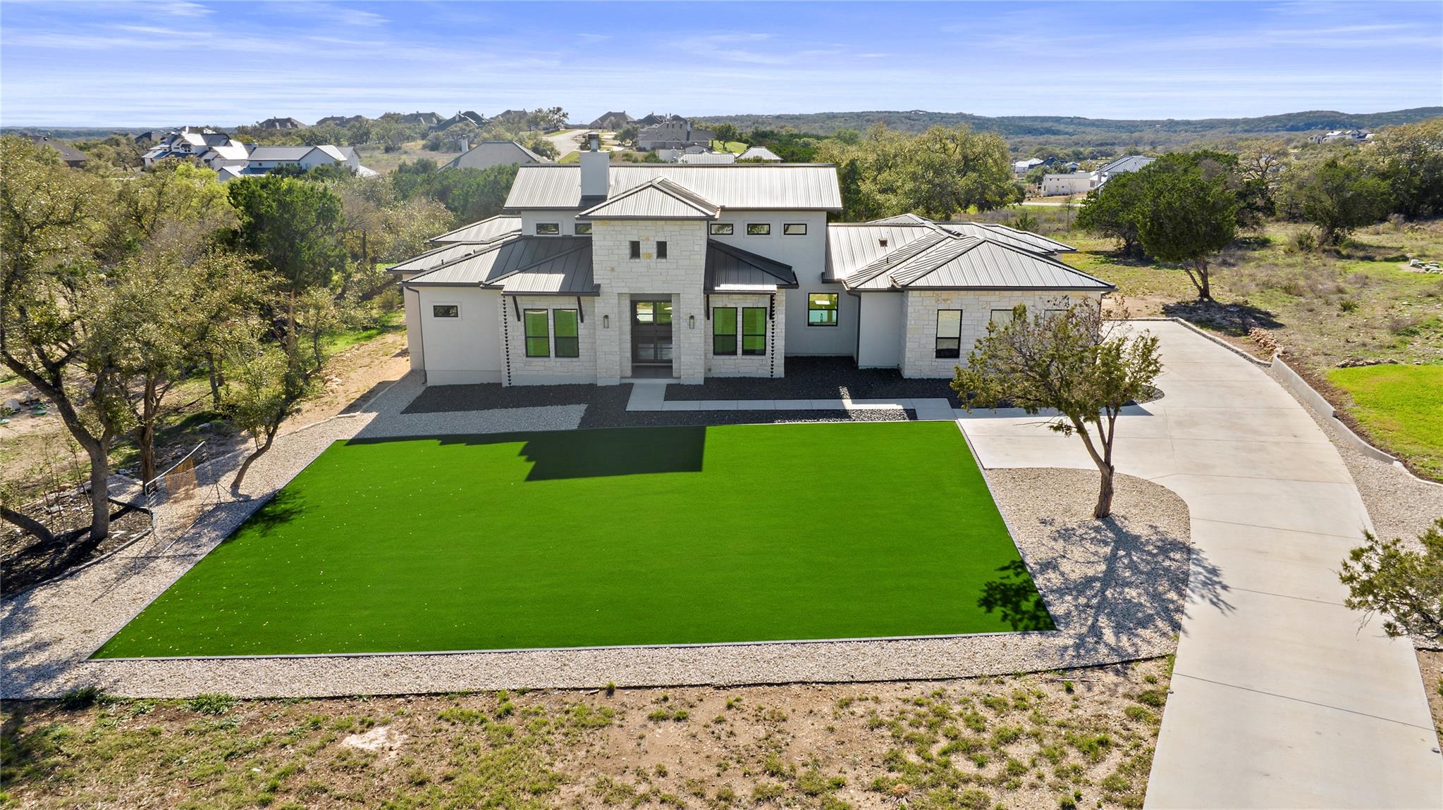 Image 3 of 40 For 5721 Dry Comal Dr