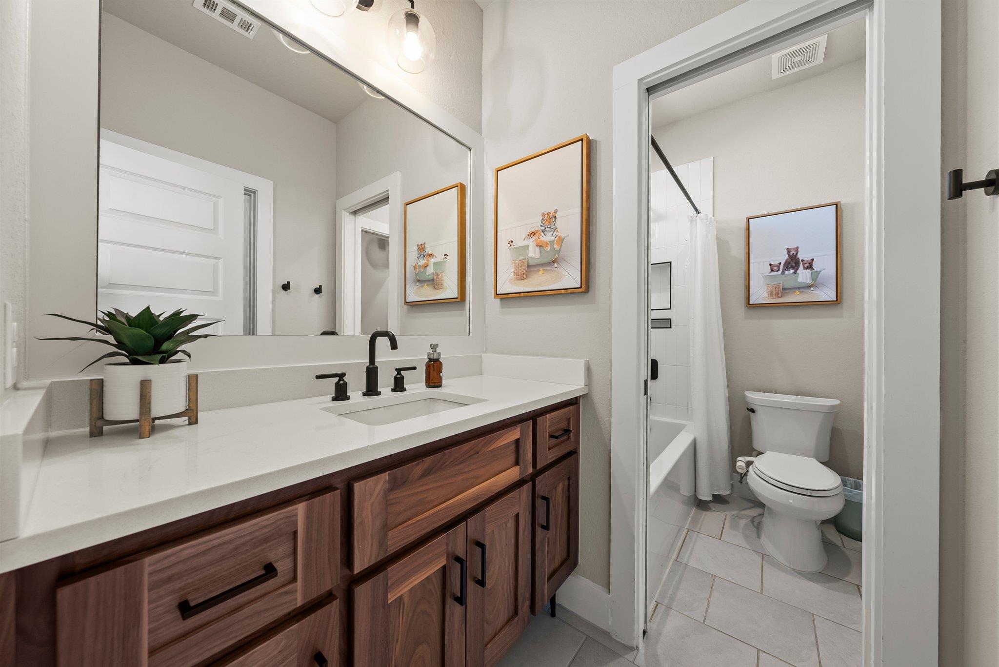 Image 30 of 40 For 5721 Dry Comal Dr