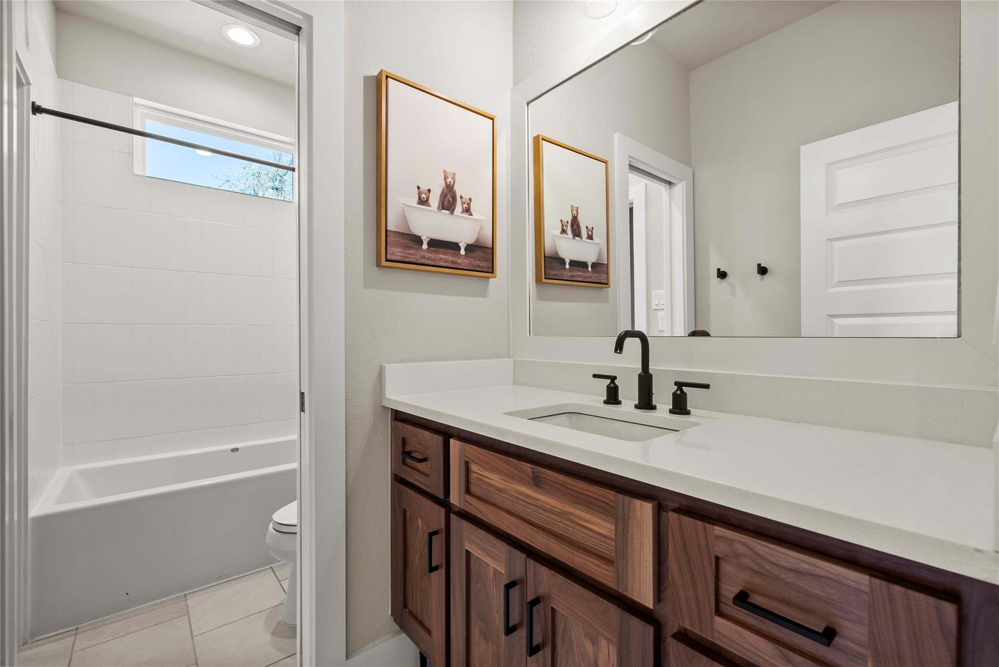 Image 31 of 40 For 5721 Dry Comal Dr