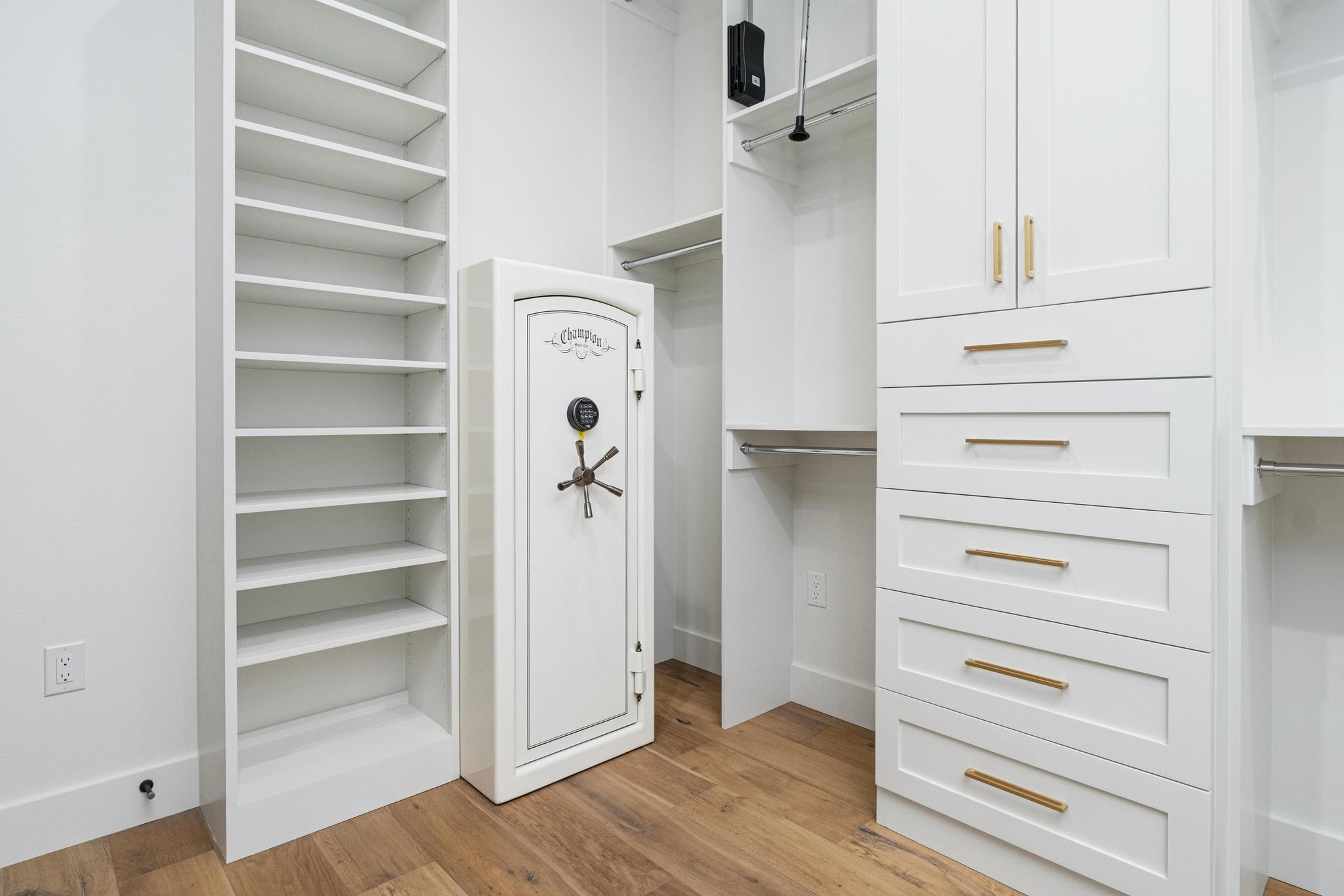 Image 18 of 40 For 000 Old Red Ranch Rd