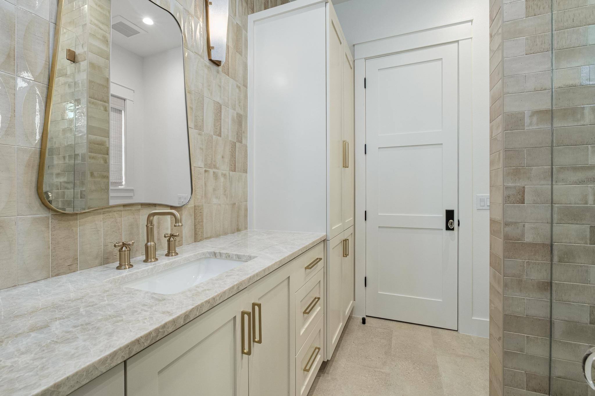 Image 24 of 40 For 000 Old Red Ranch Rd