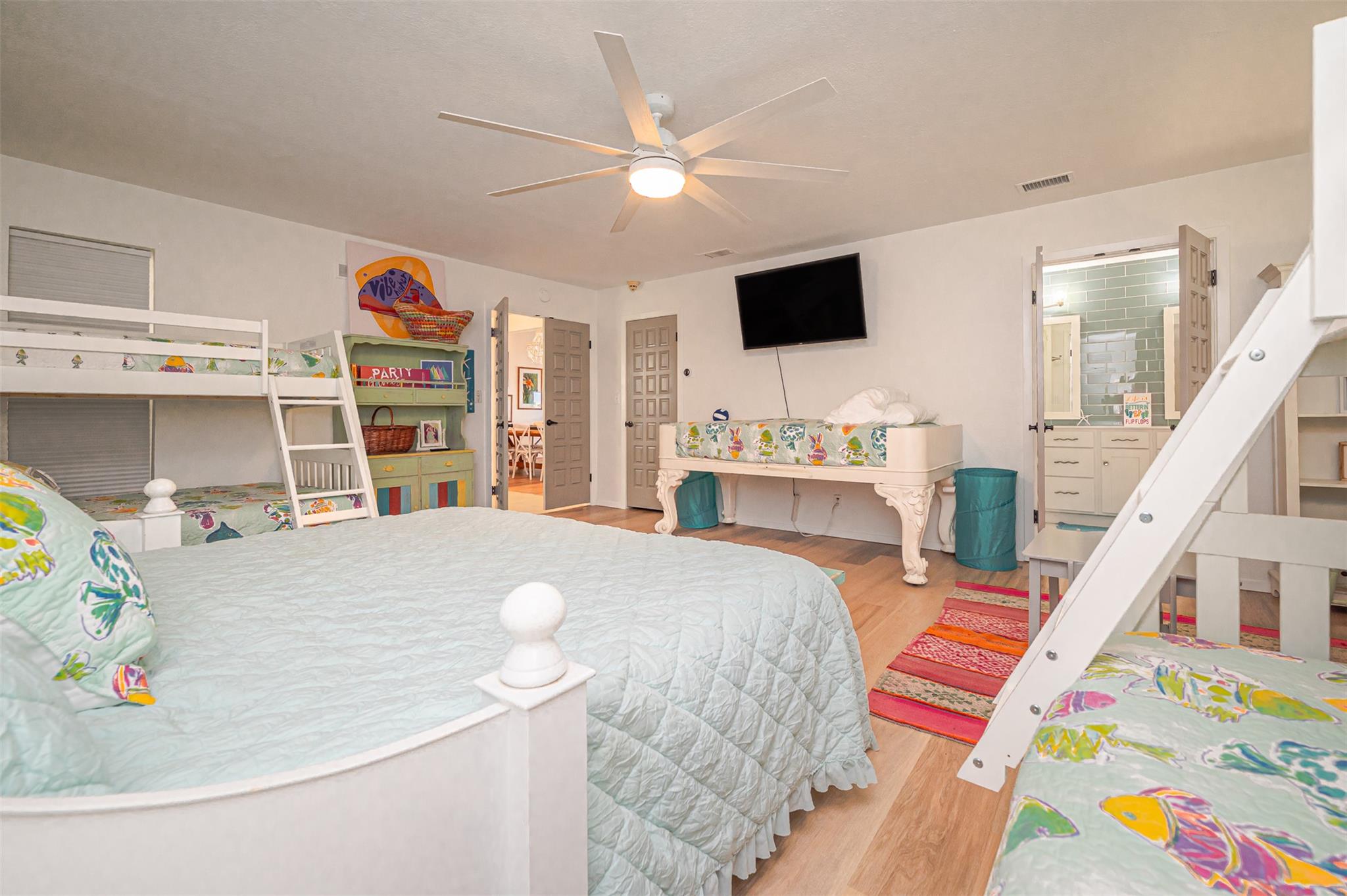 Image 12 of 40 For 27 Bimini Dr