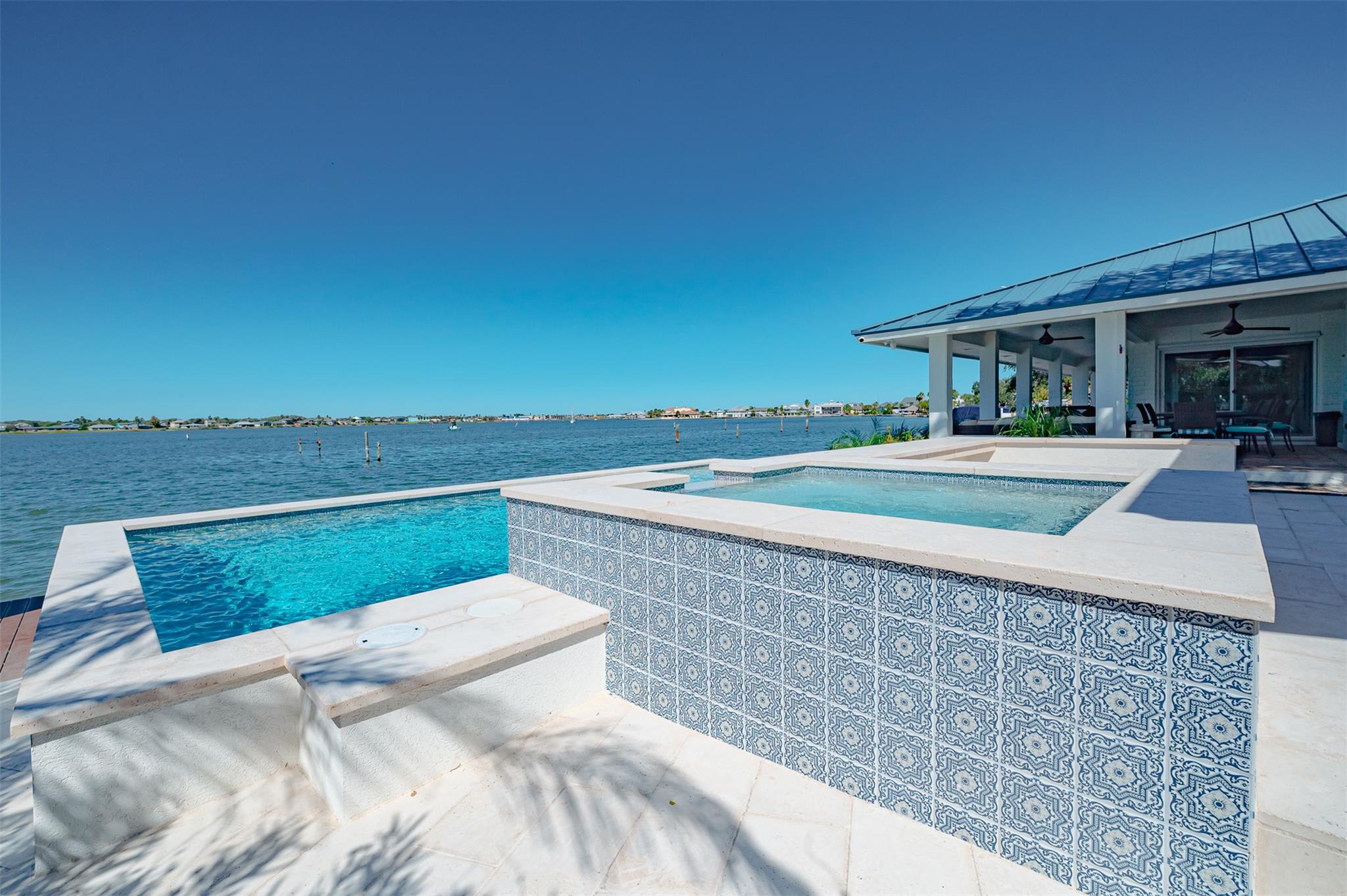 Image 2 of 40 For 27 Bimini Dr