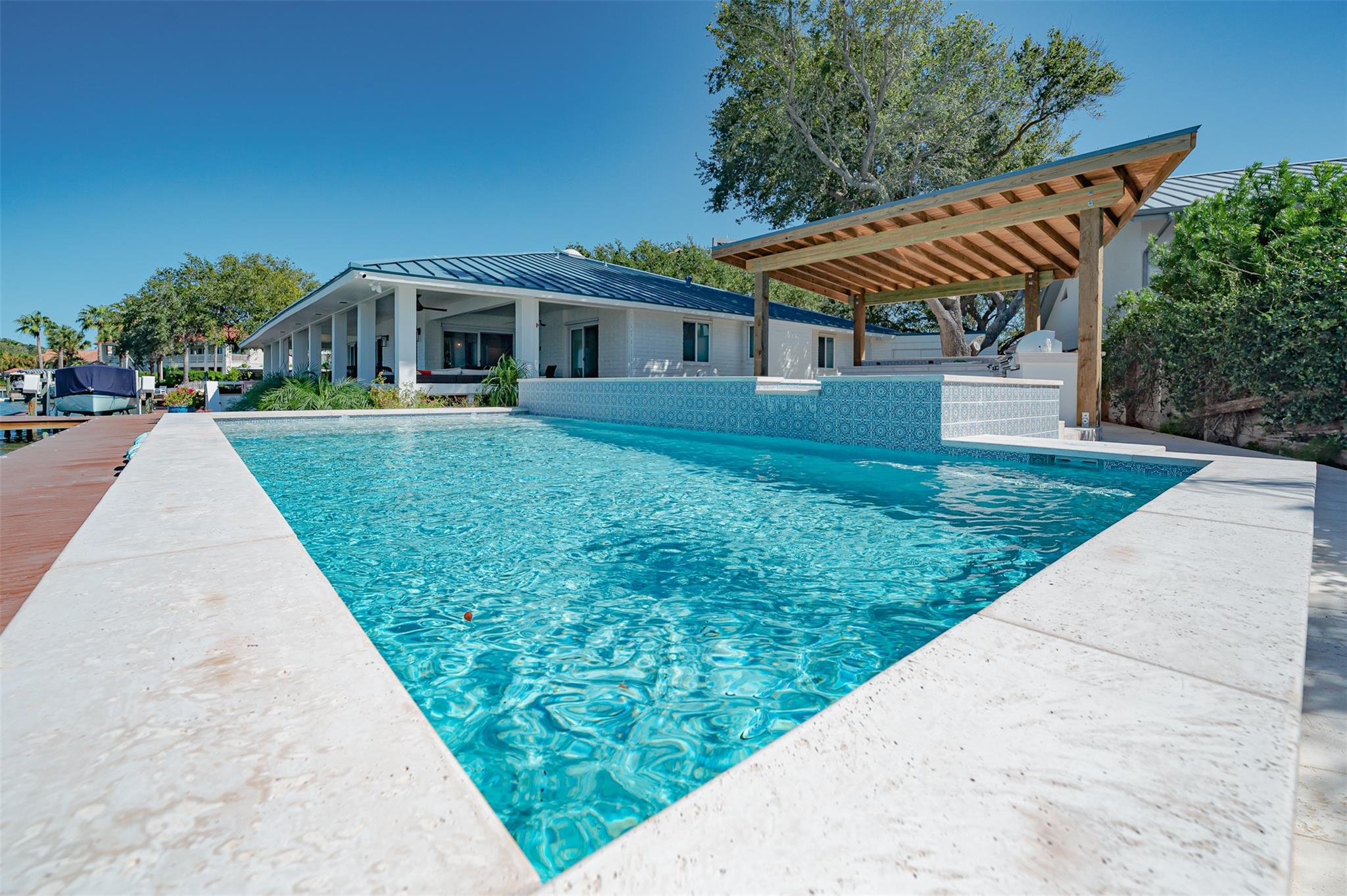 Image 3 of 40 For 27 Bimini Dr