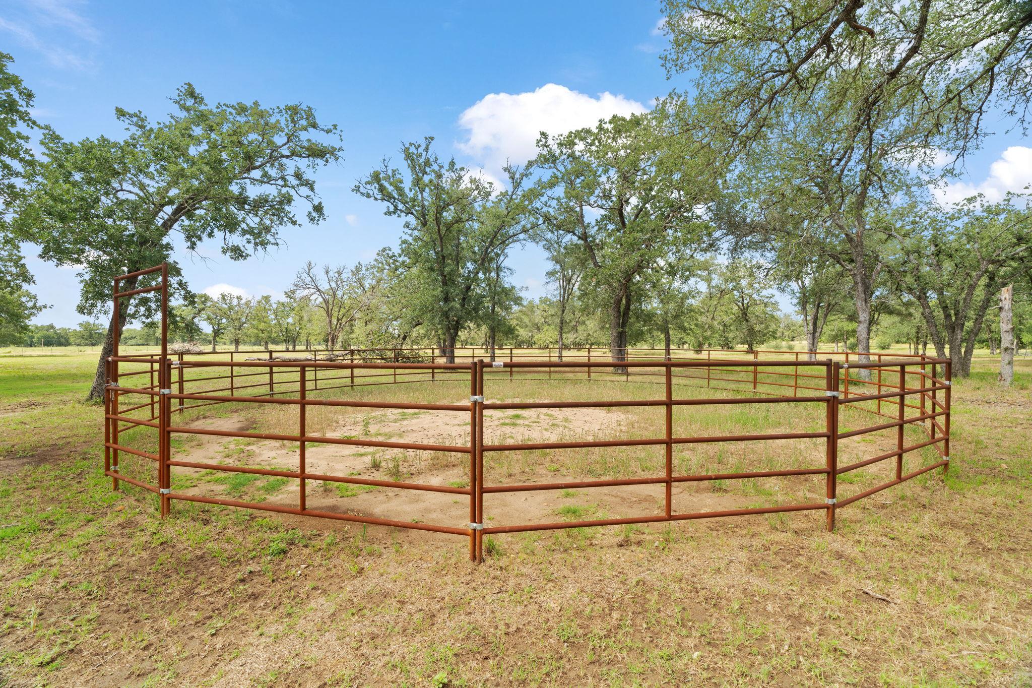 Image 34 of 40 For 3434 Prairie Lea Rd