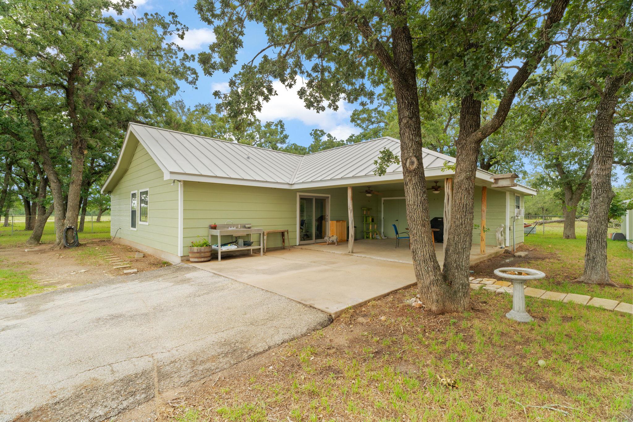 Image 4 of 40 For 3434 Prairie Lea Rd