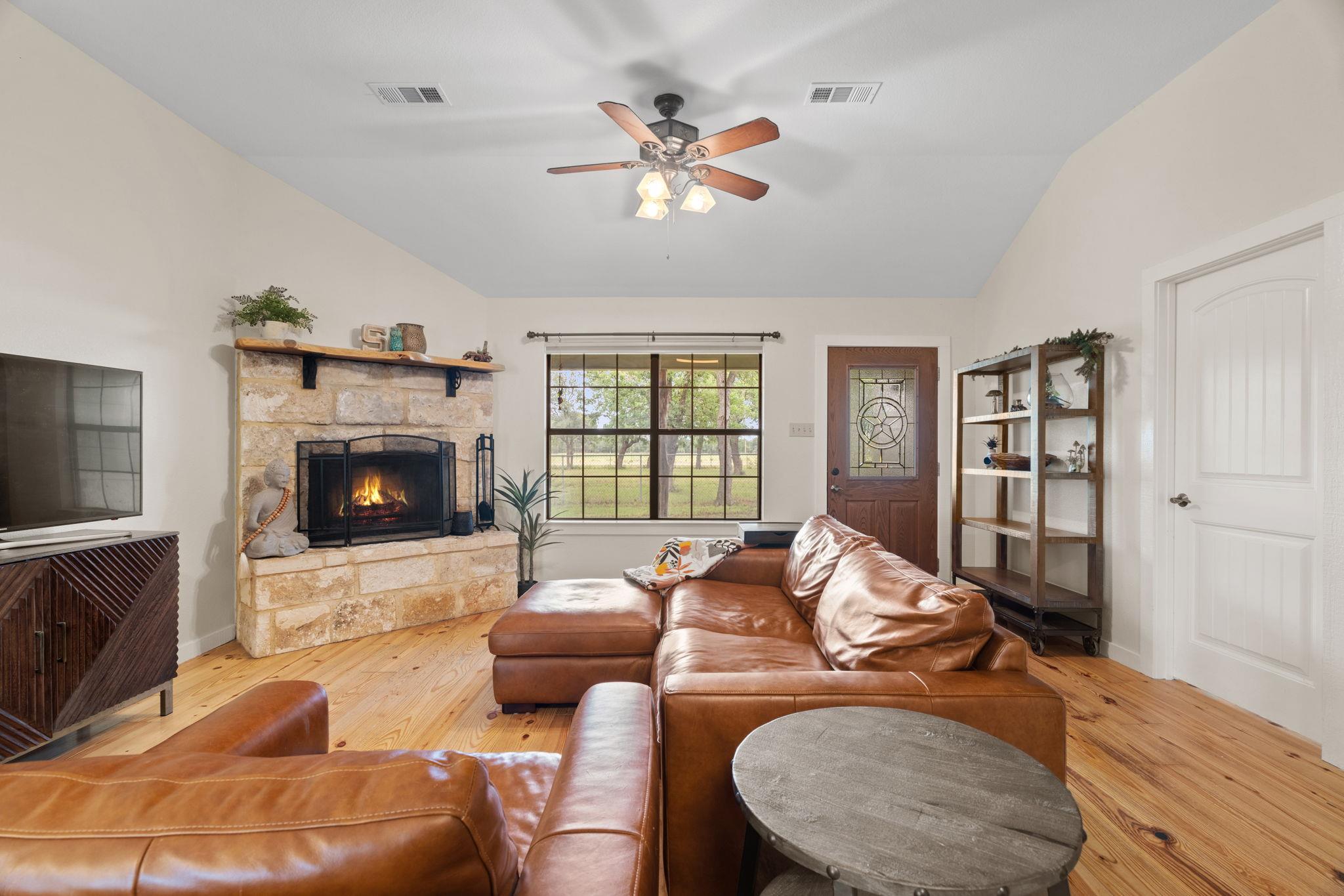 Image 9 of 40 For 3434 Prairie Lea Rd