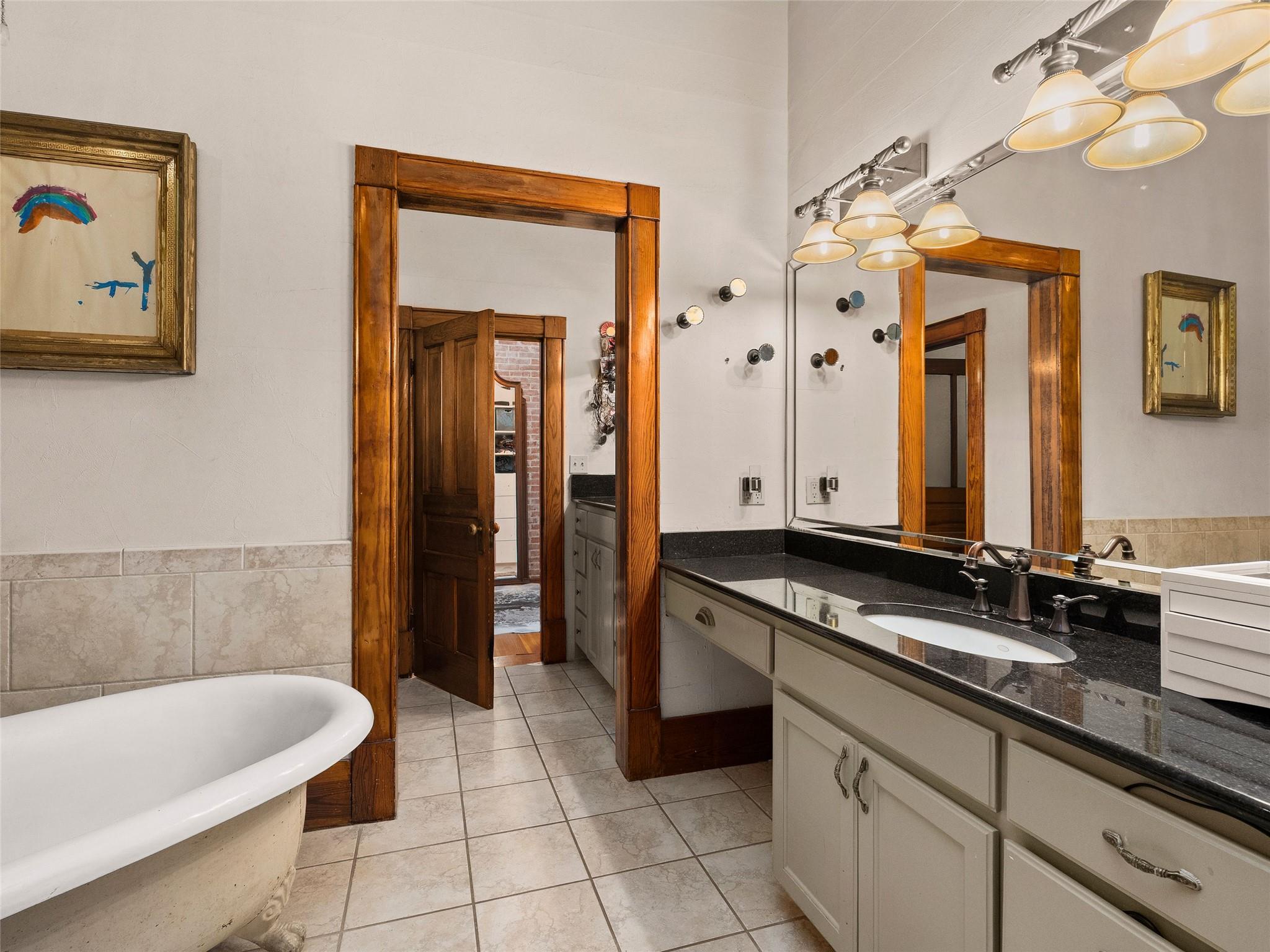 Image 18 of 40 For 372 Magazine Ave