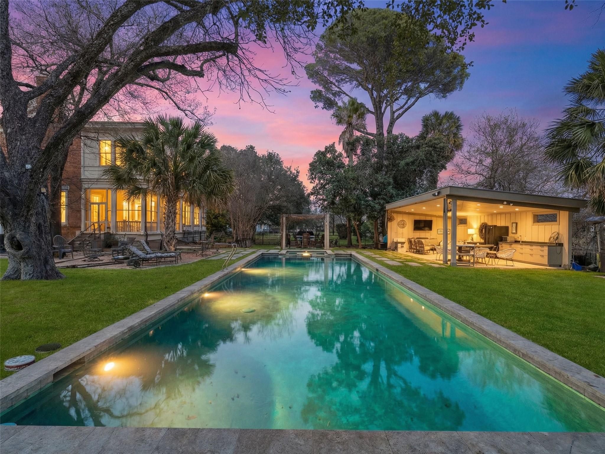 Image 2 of 40 For 372 Magazine Ave