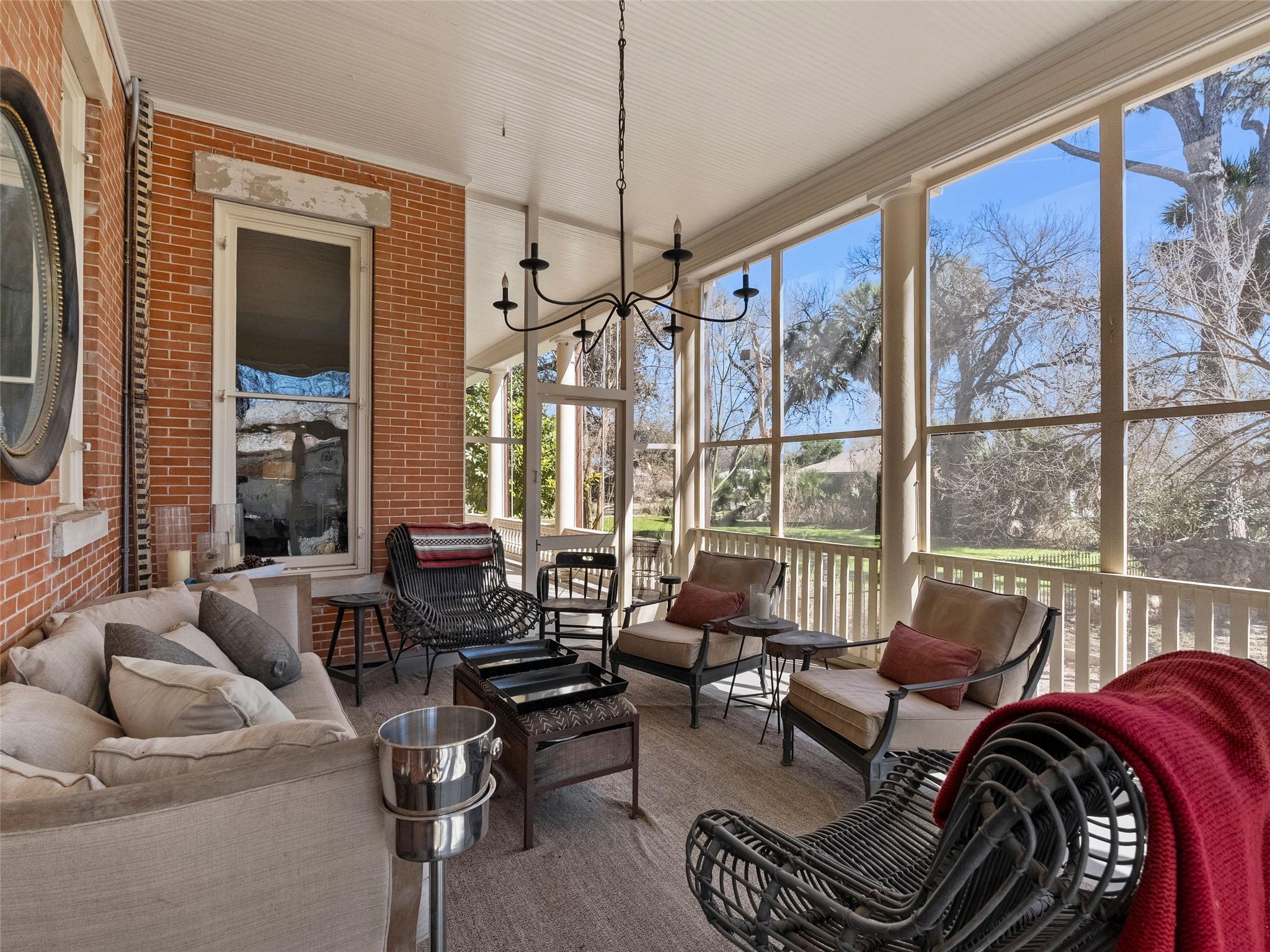 Image 22 of 40 For 372 Magazine Ave