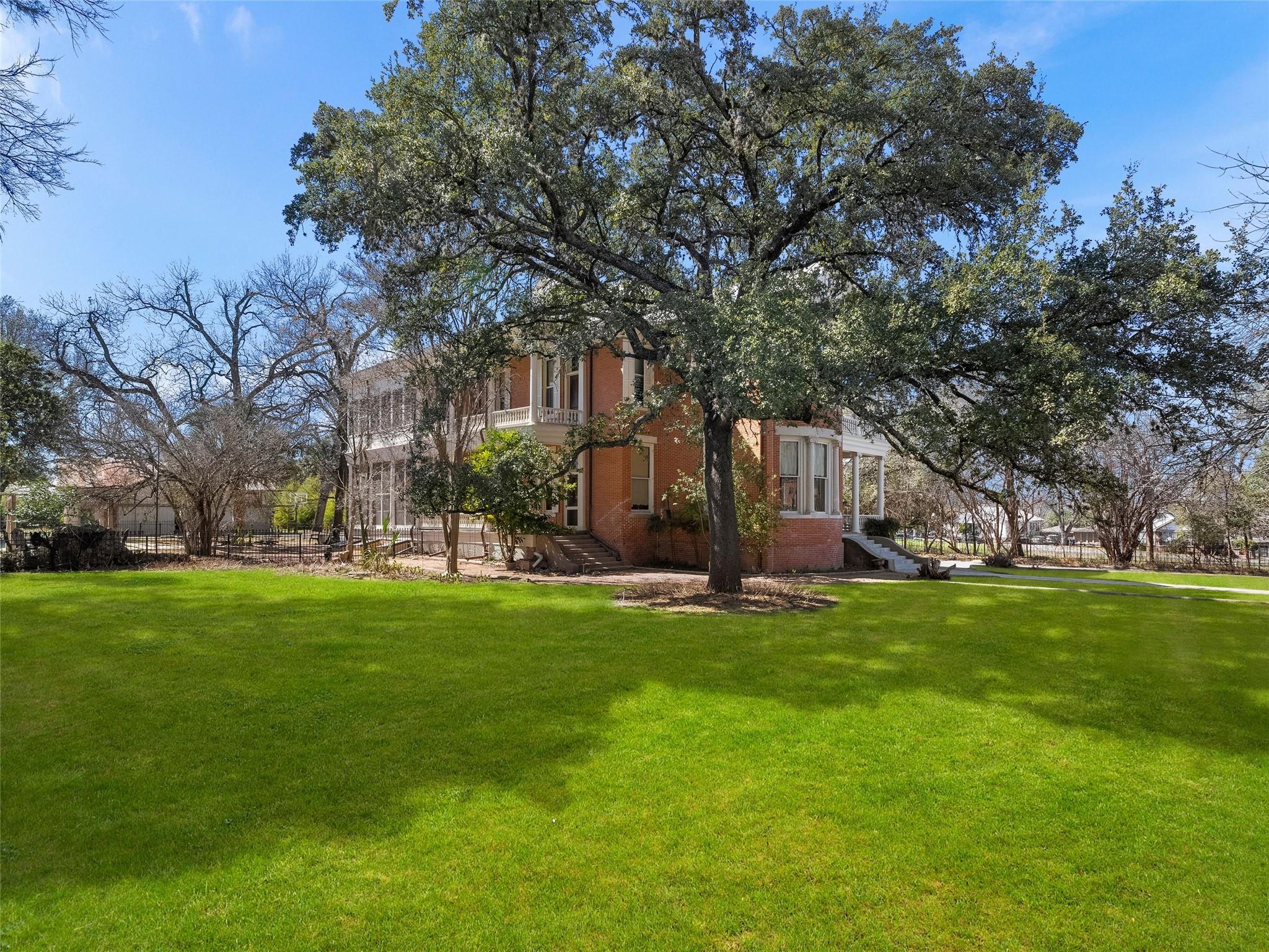 Image 29 of 40 For 372 Magazine Ave