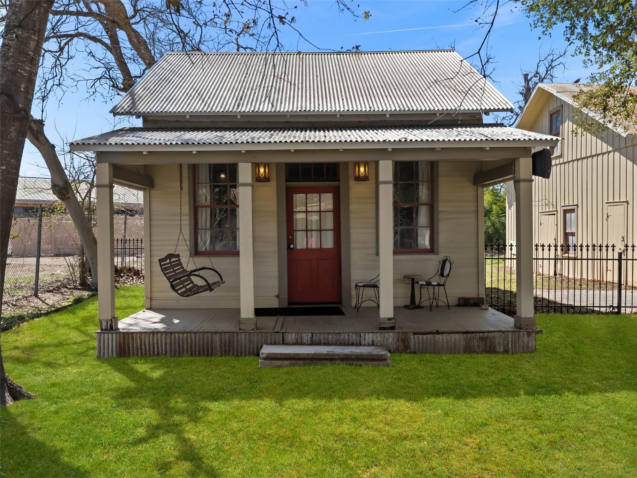 Image 32 of 40 For 372 Magazine Ave