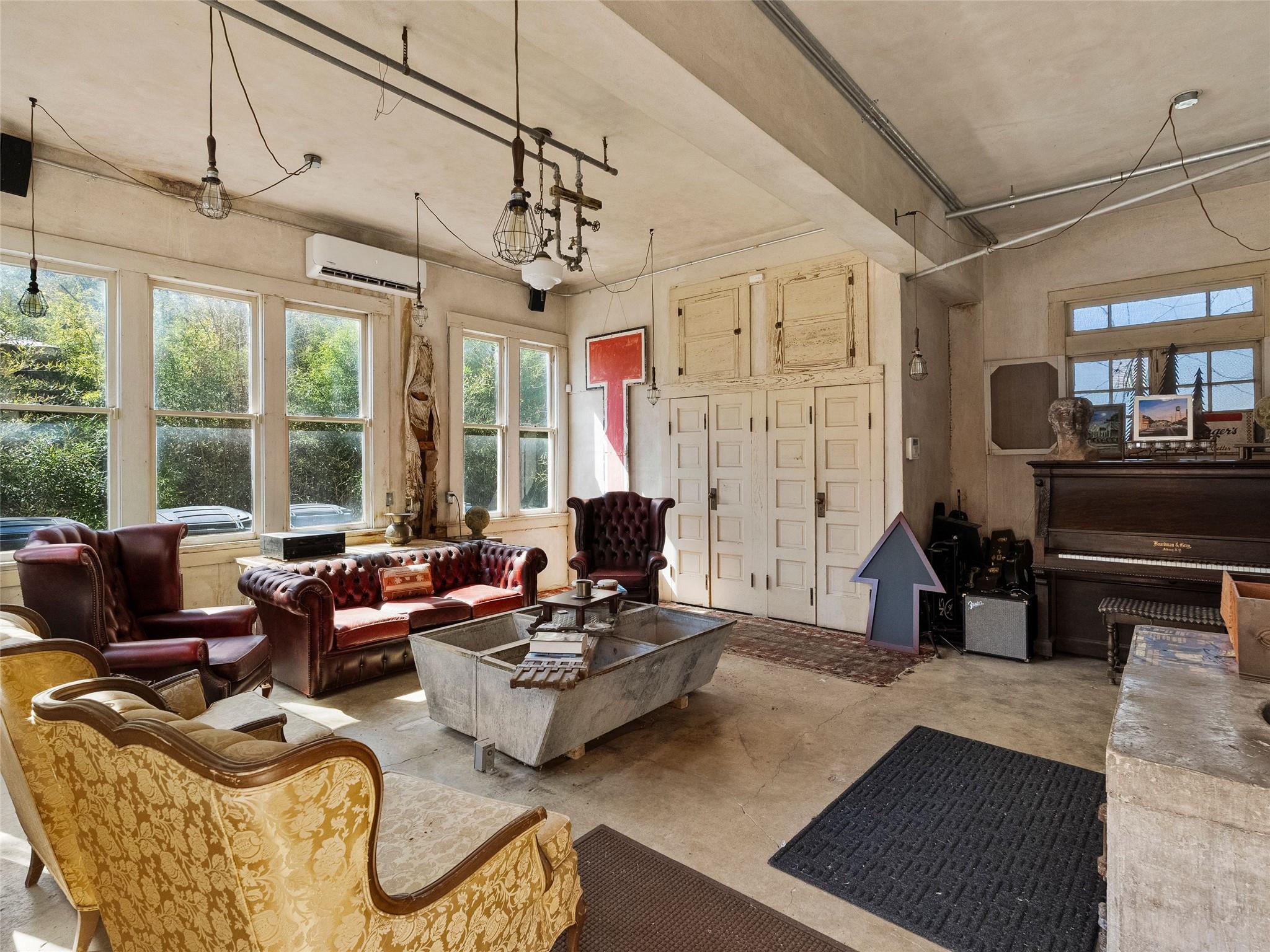 Image 36 of 40 For 372 Magazine Ave