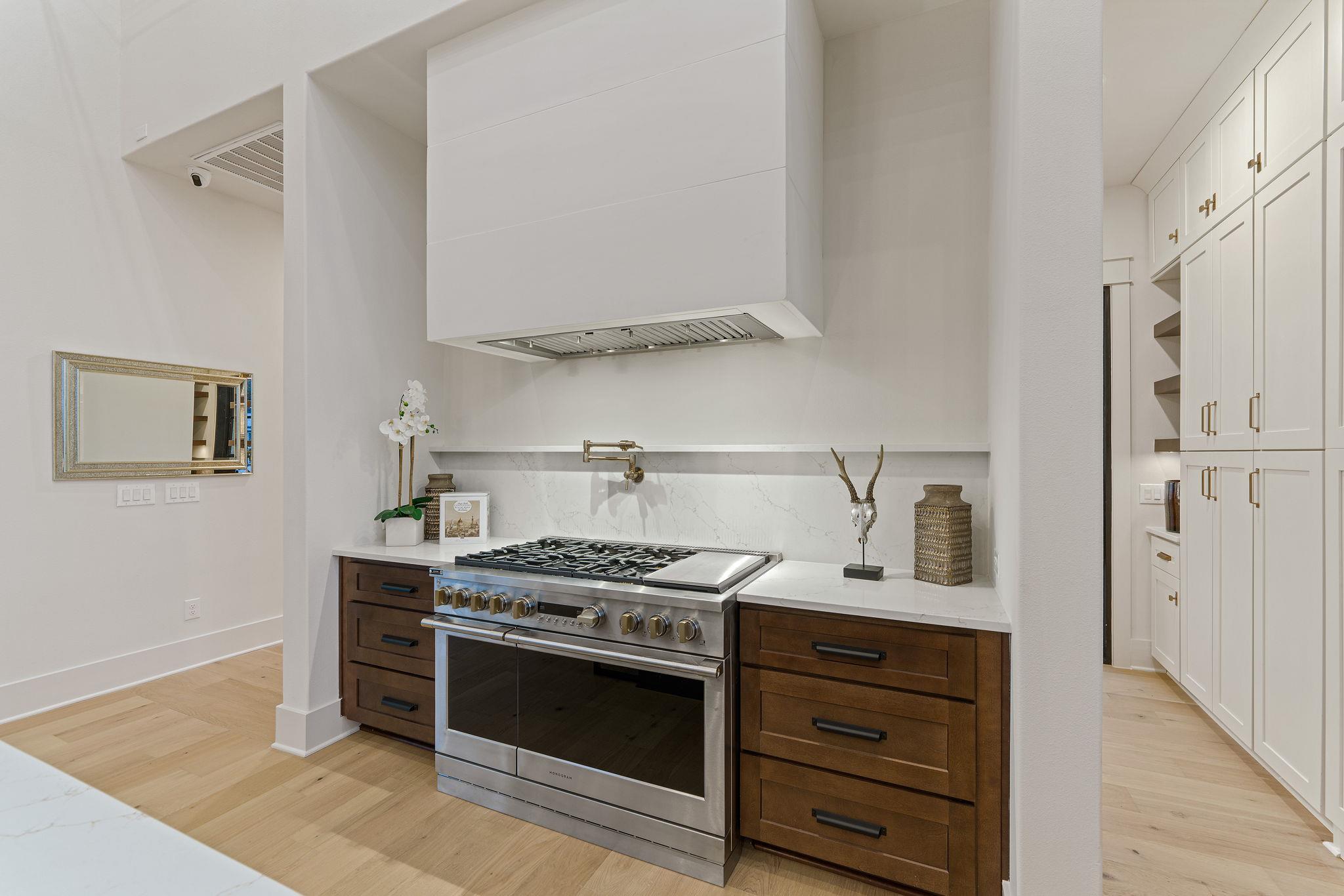 Image 7 of 38 For 7505 Us Highway 290