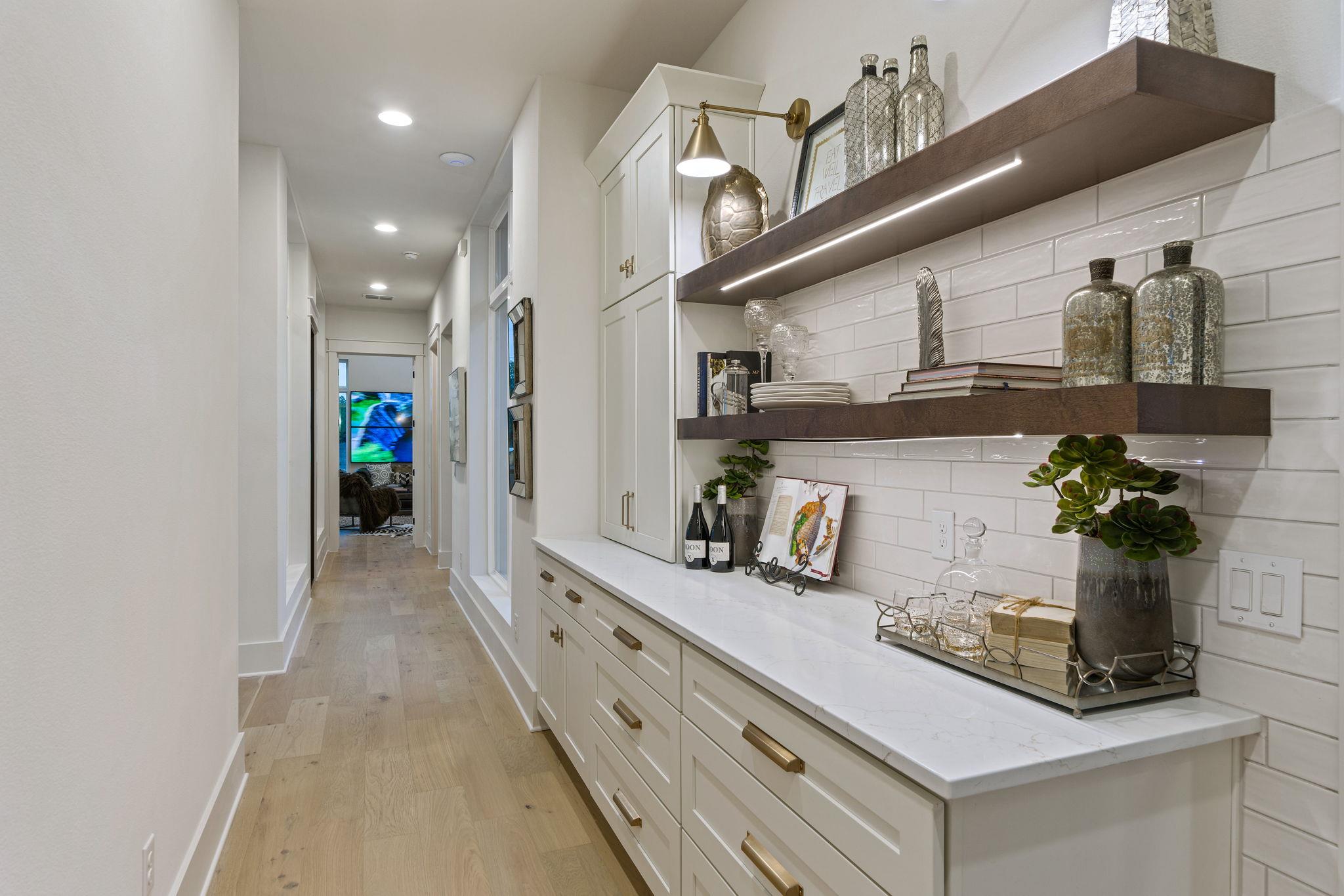 Image 9 of 38 For 7505 Us Highway 290