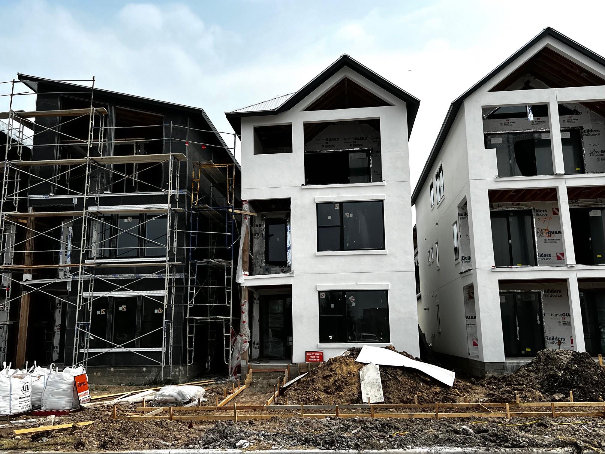 Image 2 of 28 For 9033 Cattle Baron Path