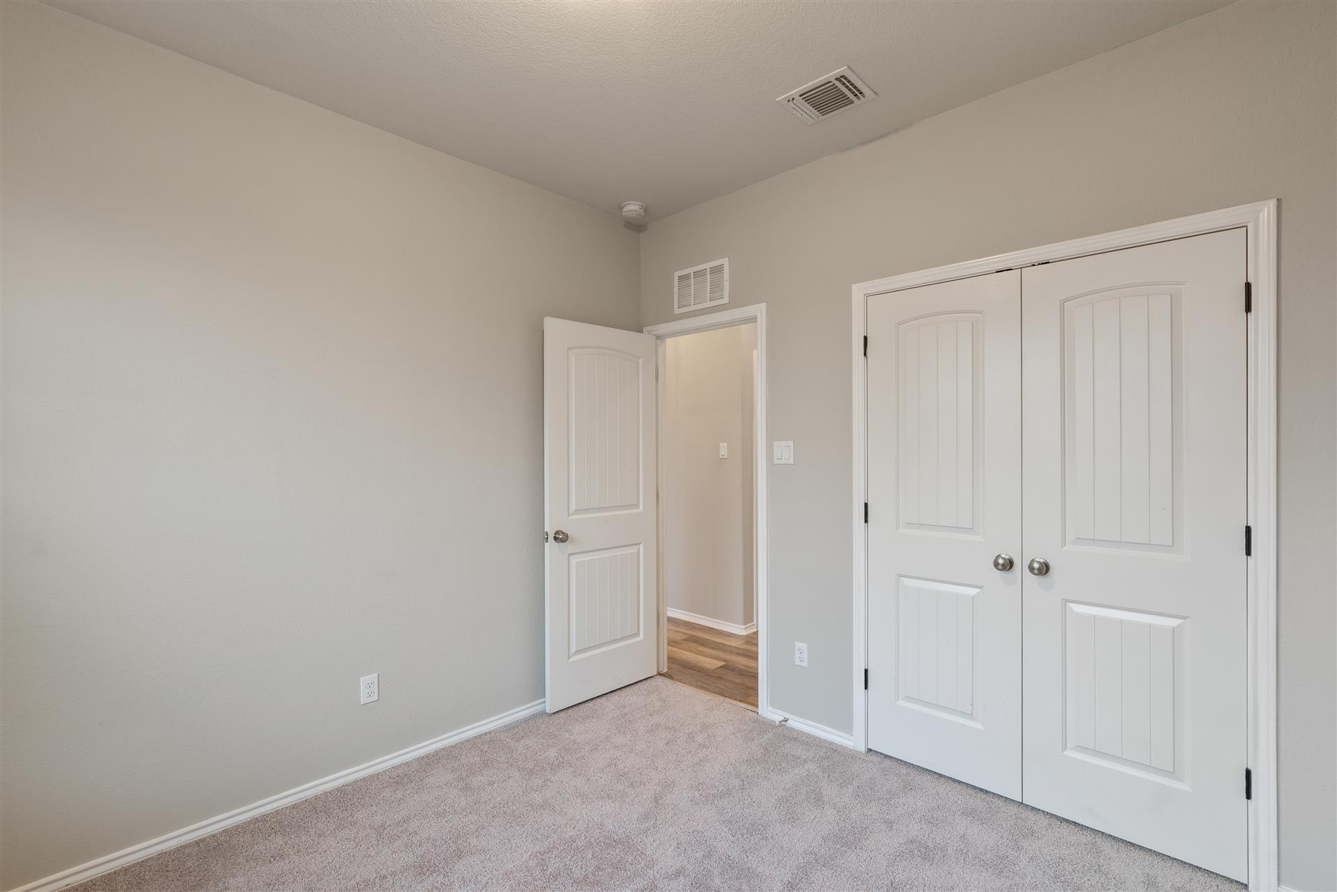 Image 21 of 35 For 320 Cyril Dr