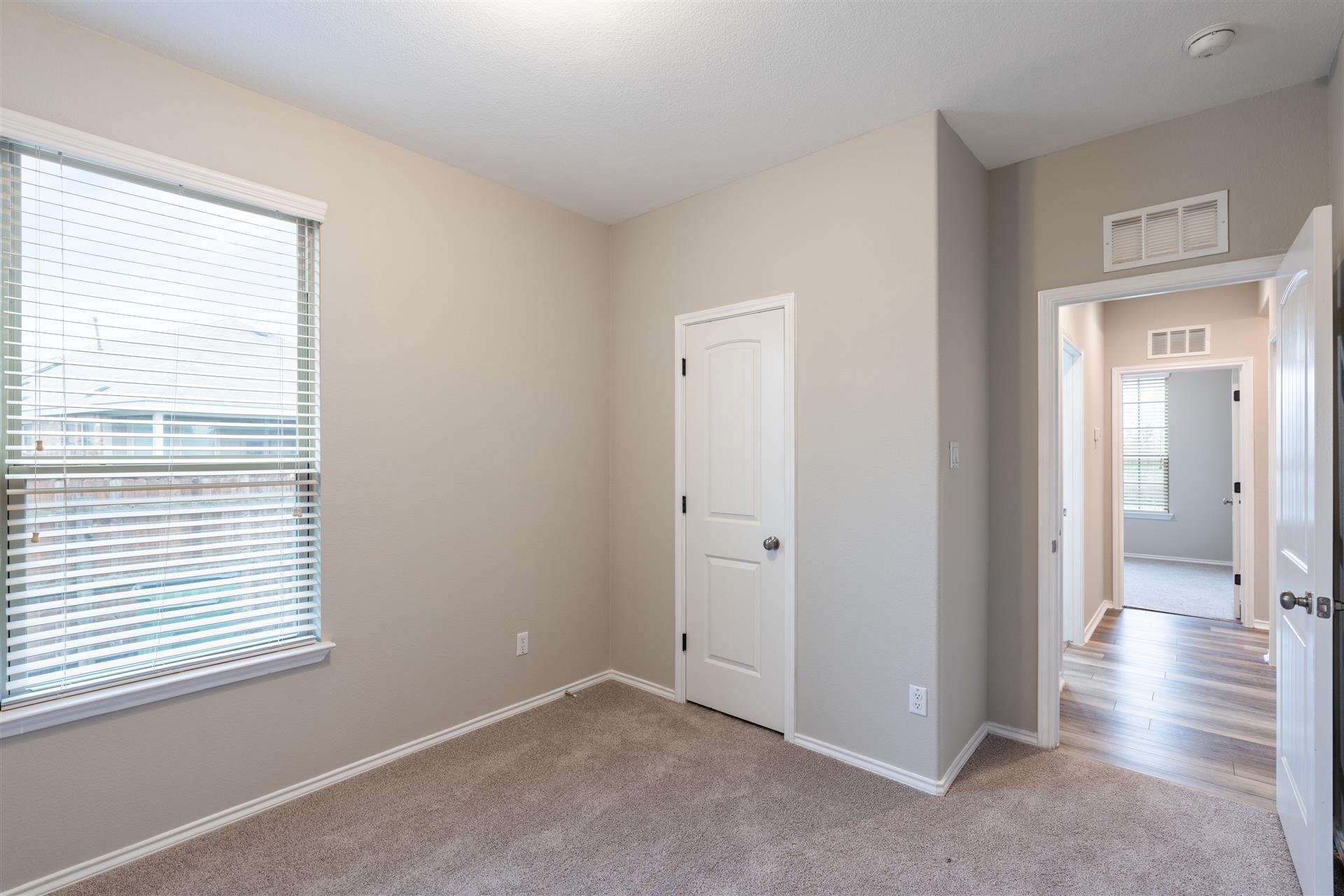 Image 23 of 35 For 320 Cyril Dr